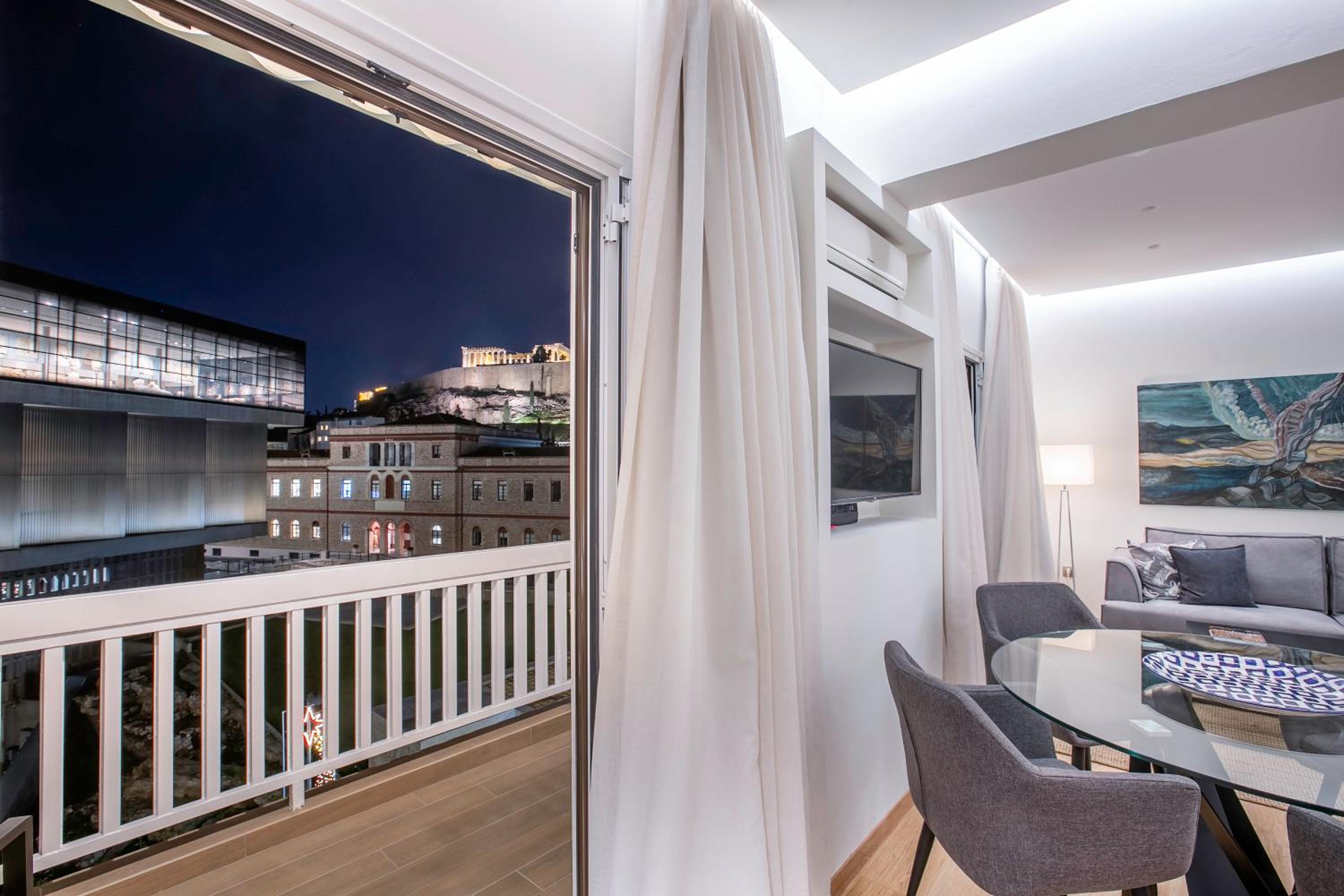 Modern flat in the grounds of Acropolis Monuments -Armonia-