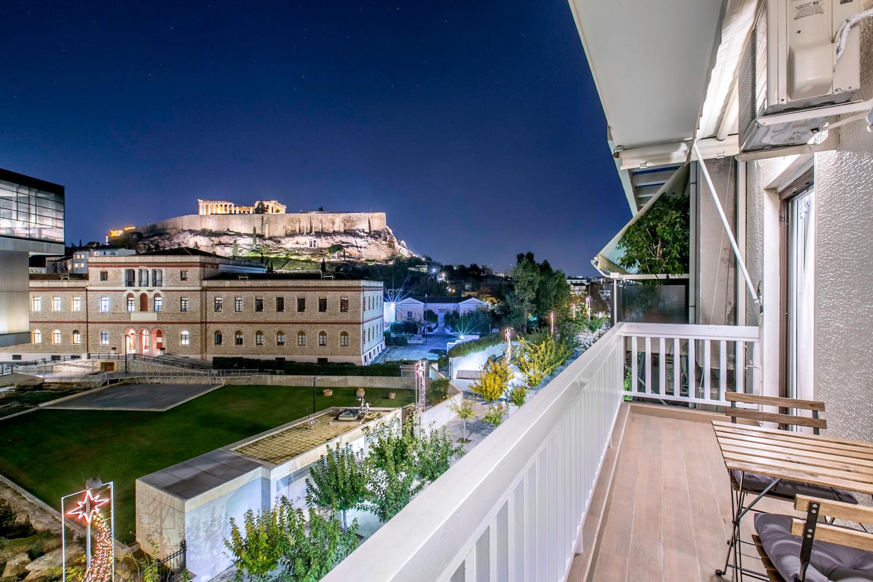 Modern flat in the grounds of Acropolis Monuments -Armonia-