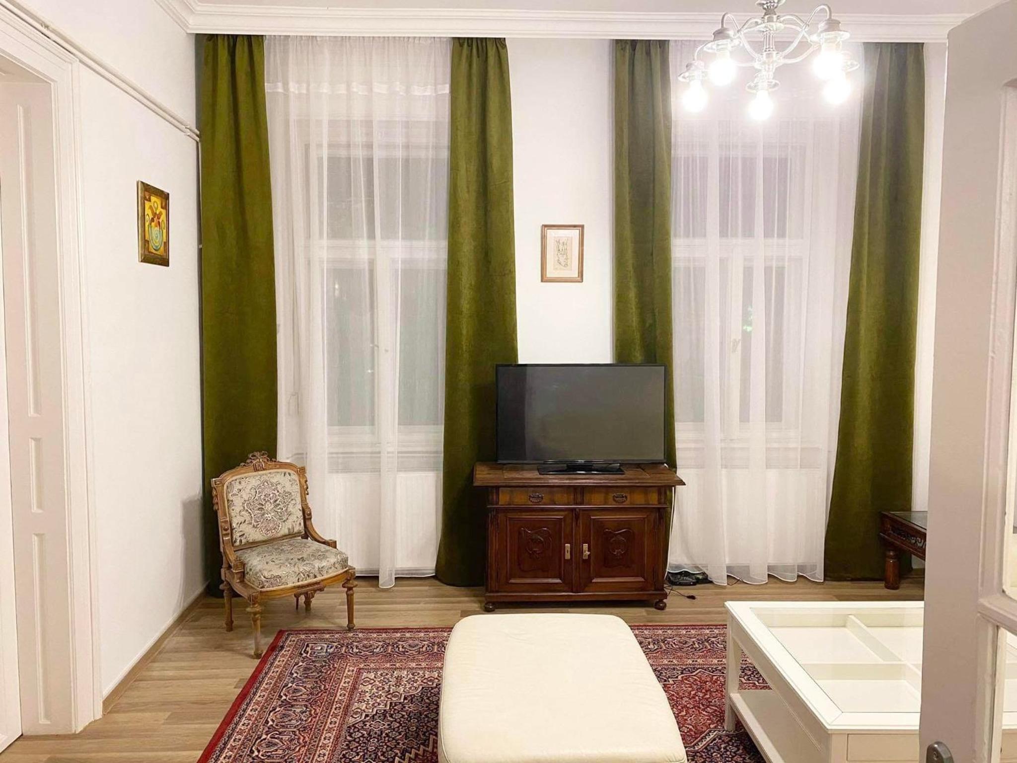 Platános Apartman Tata