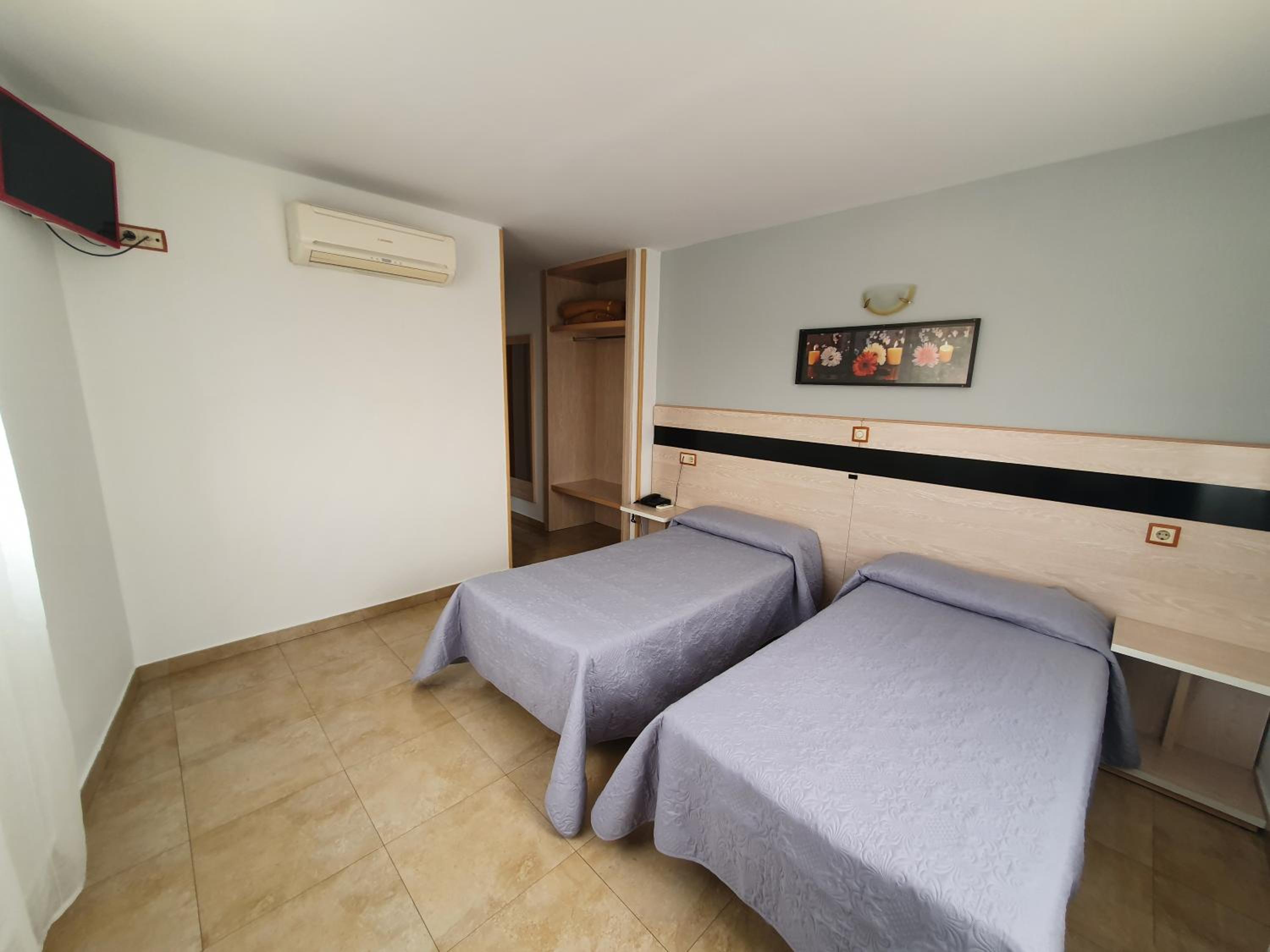 Hostal Fronton view 4