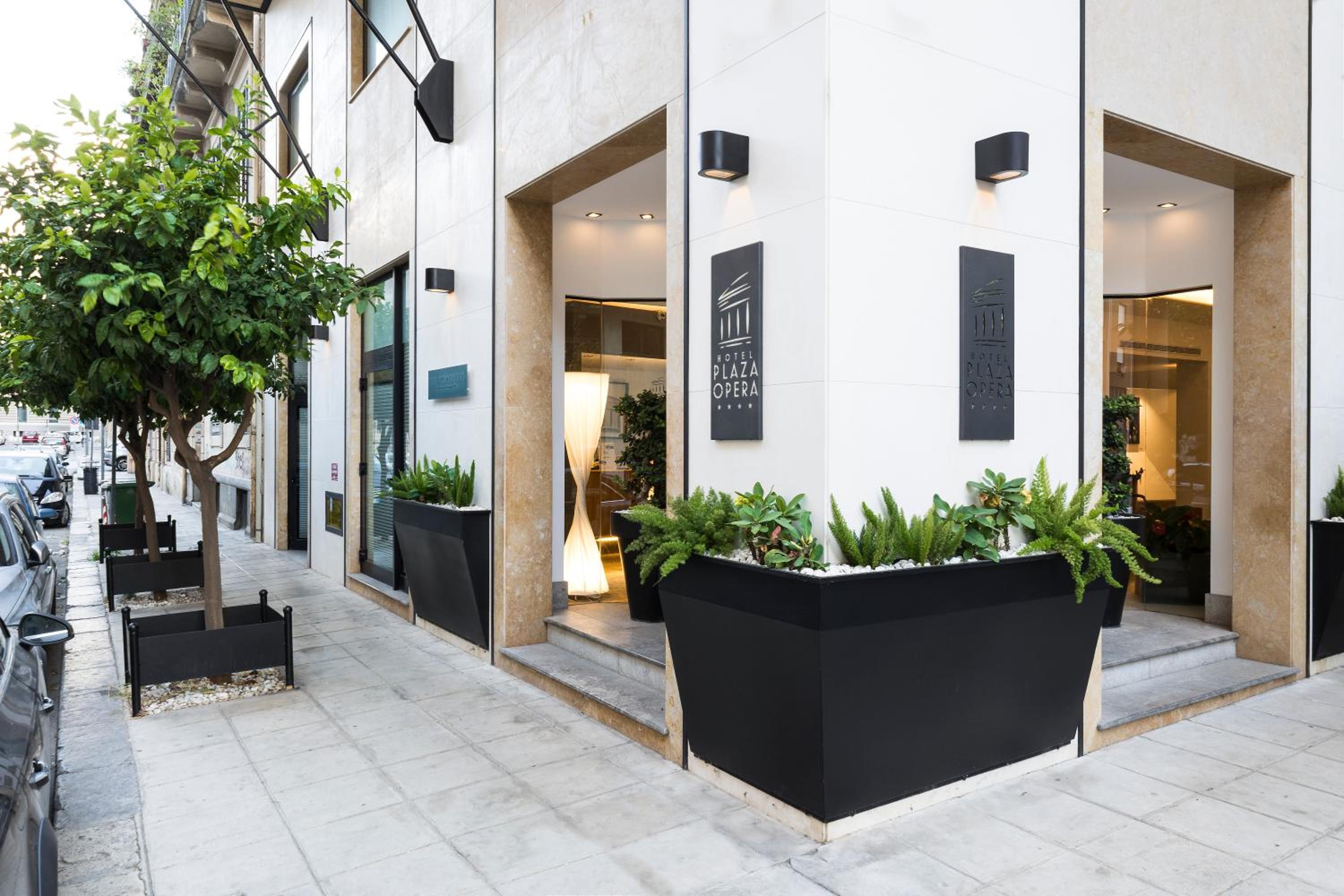 Hotel Plaza Opéra - Image 1