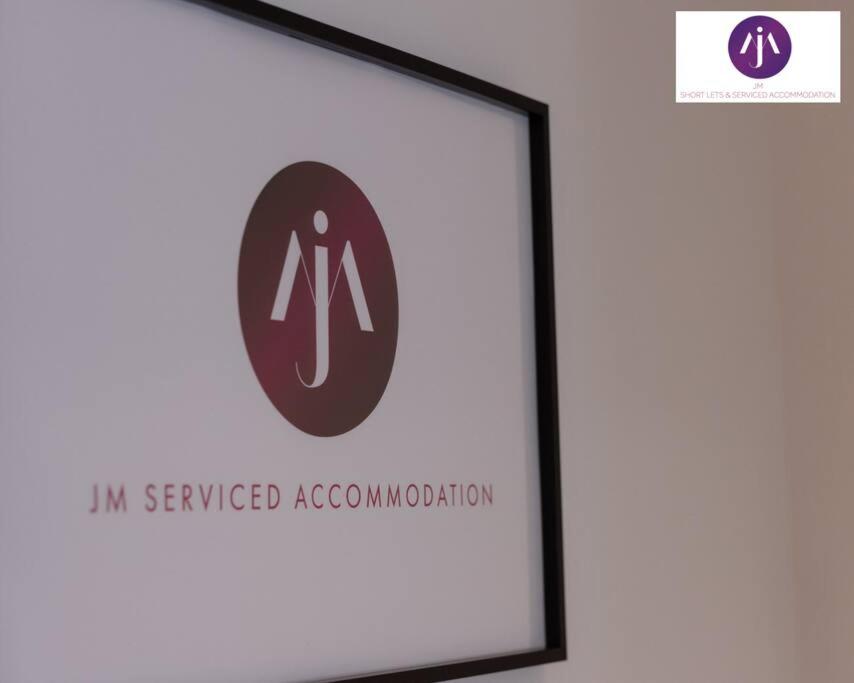 Stevenage Luxury 1Bed Apartment - Sleeps 4-WIFI-Free Parking- By JM Short Lets & Serviced Accommodation view 5