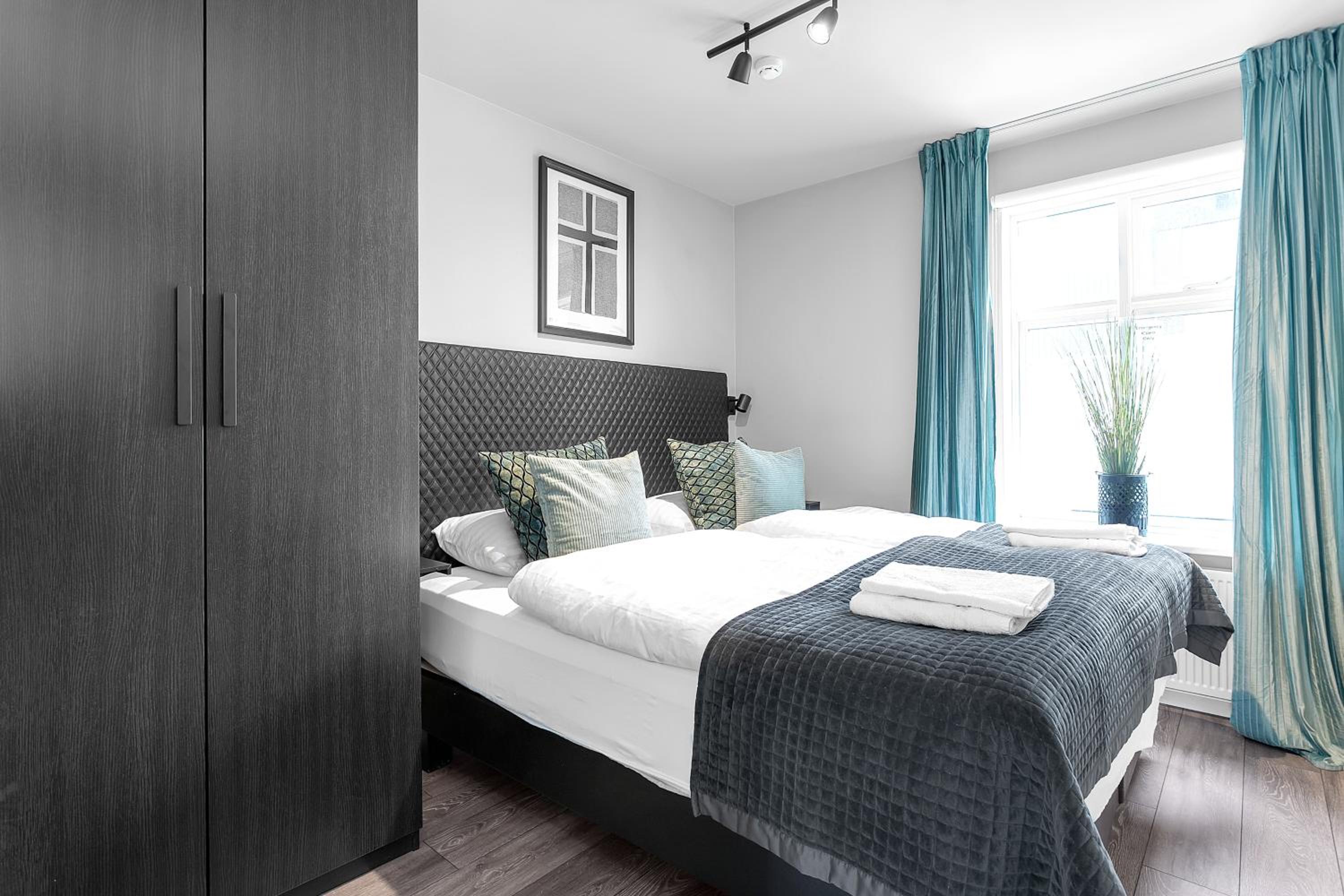 Baldur Apartments