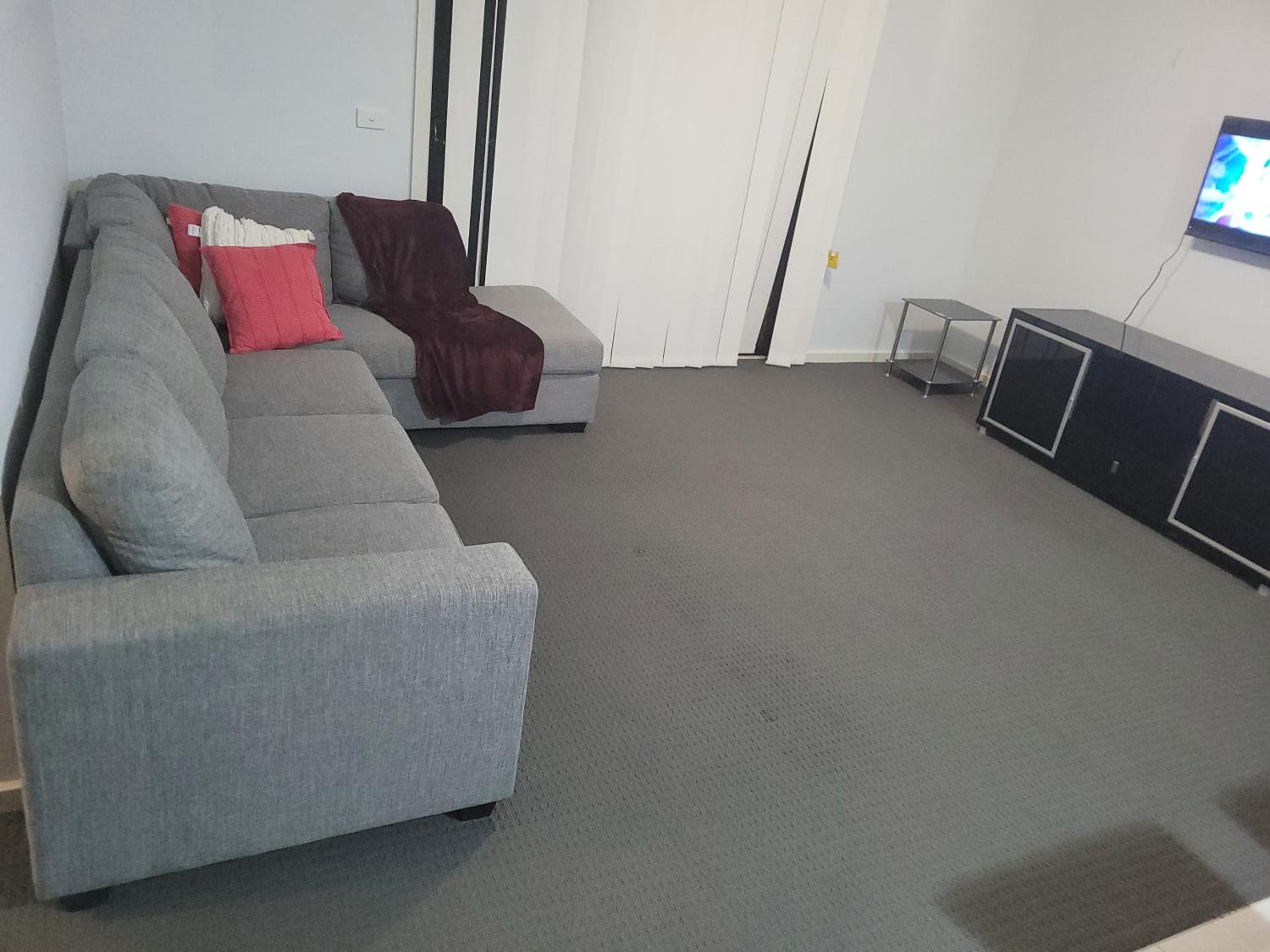 CHEERFUL 4 BEDROOMs PLACE NEAR THE BAYVIEW AND BEACH