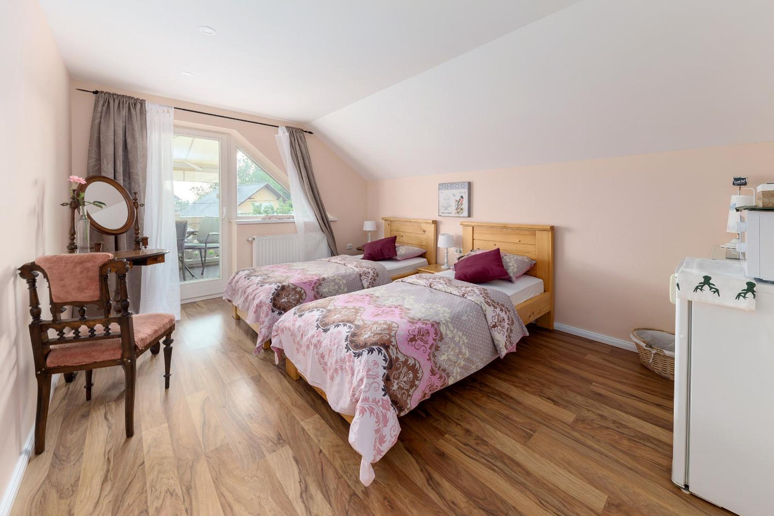 Apartma Summer Garden view 3