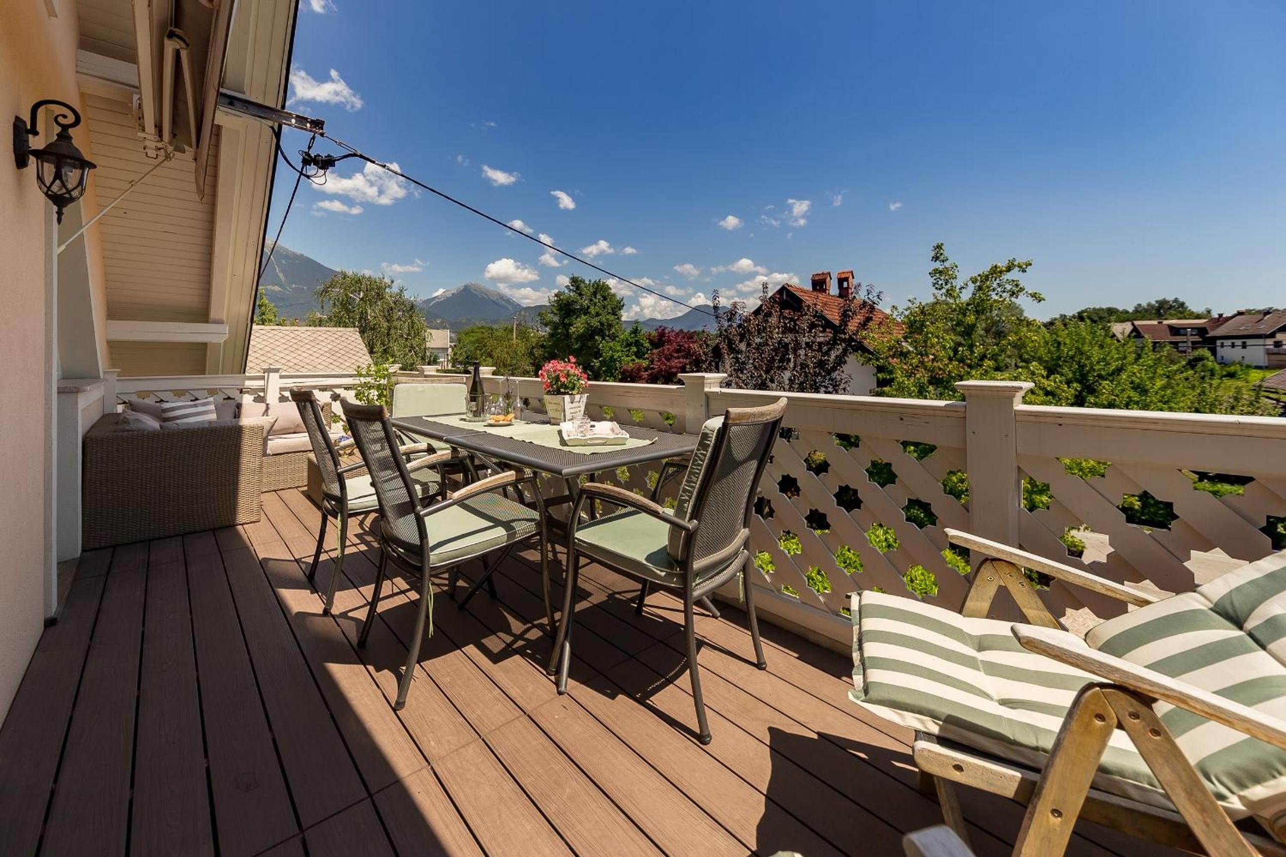 Apartma Summer Garden view 4