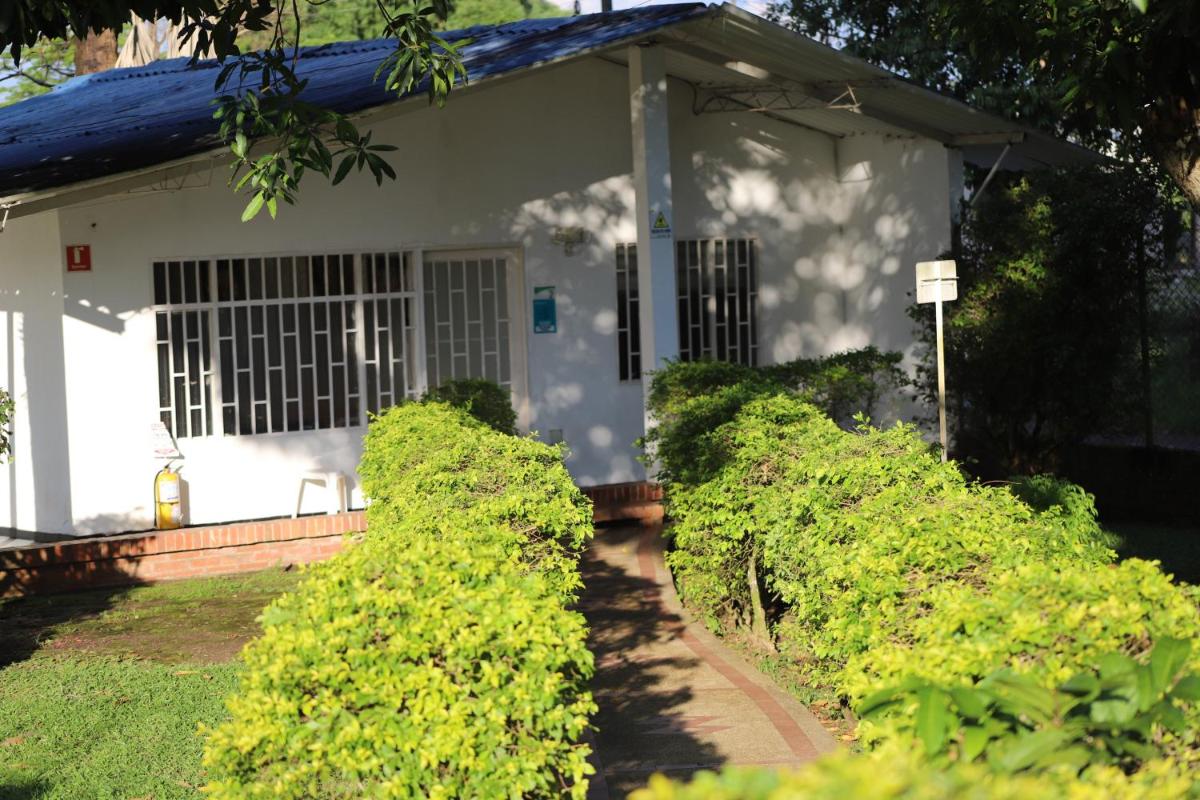 Hotel Club Bella Suiza - Carlos Ossa Escobar - Image 1