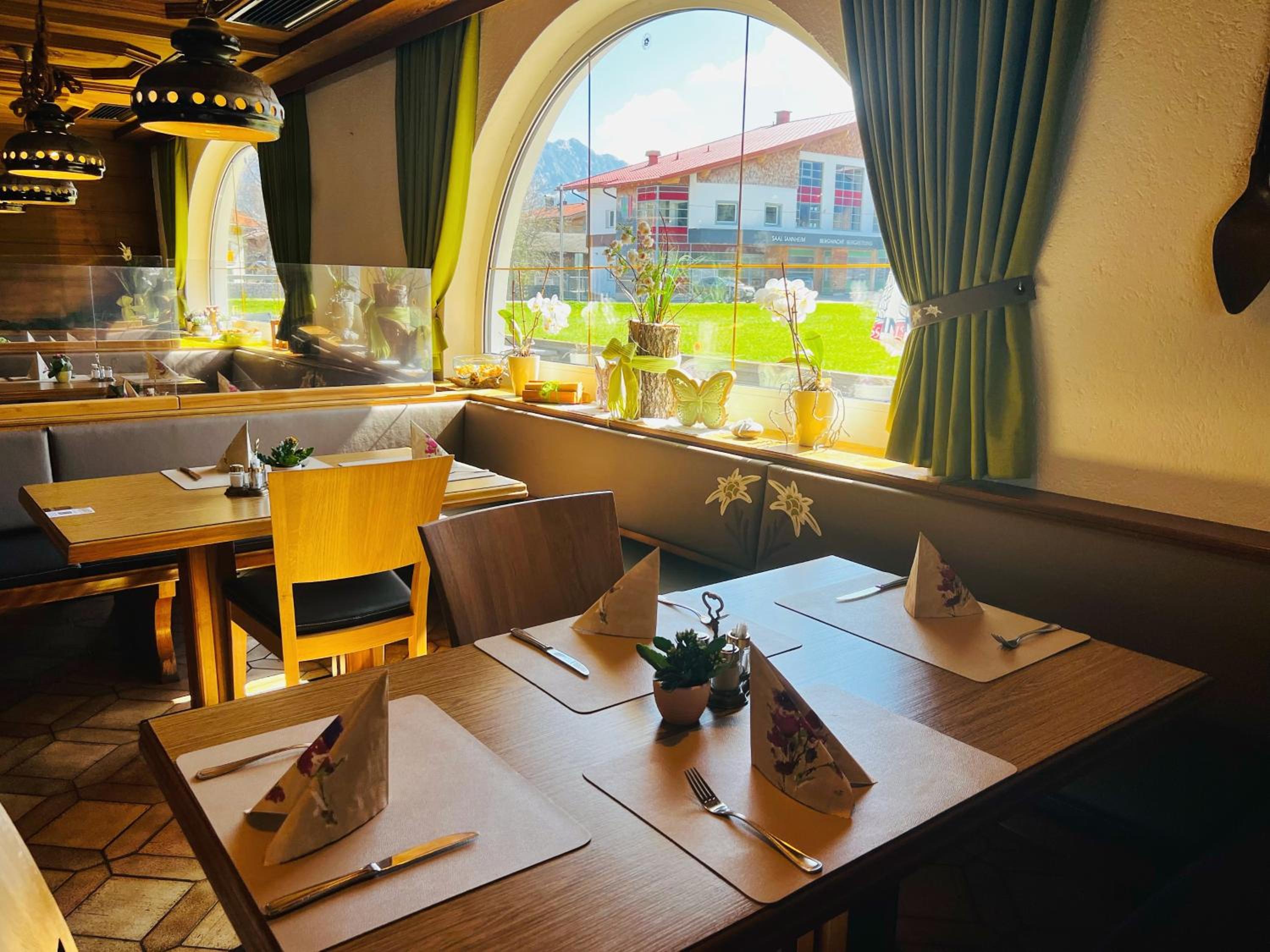 Gasthof Restaurant Pizzeria Enzian - Sommerbergbahnen inklusive