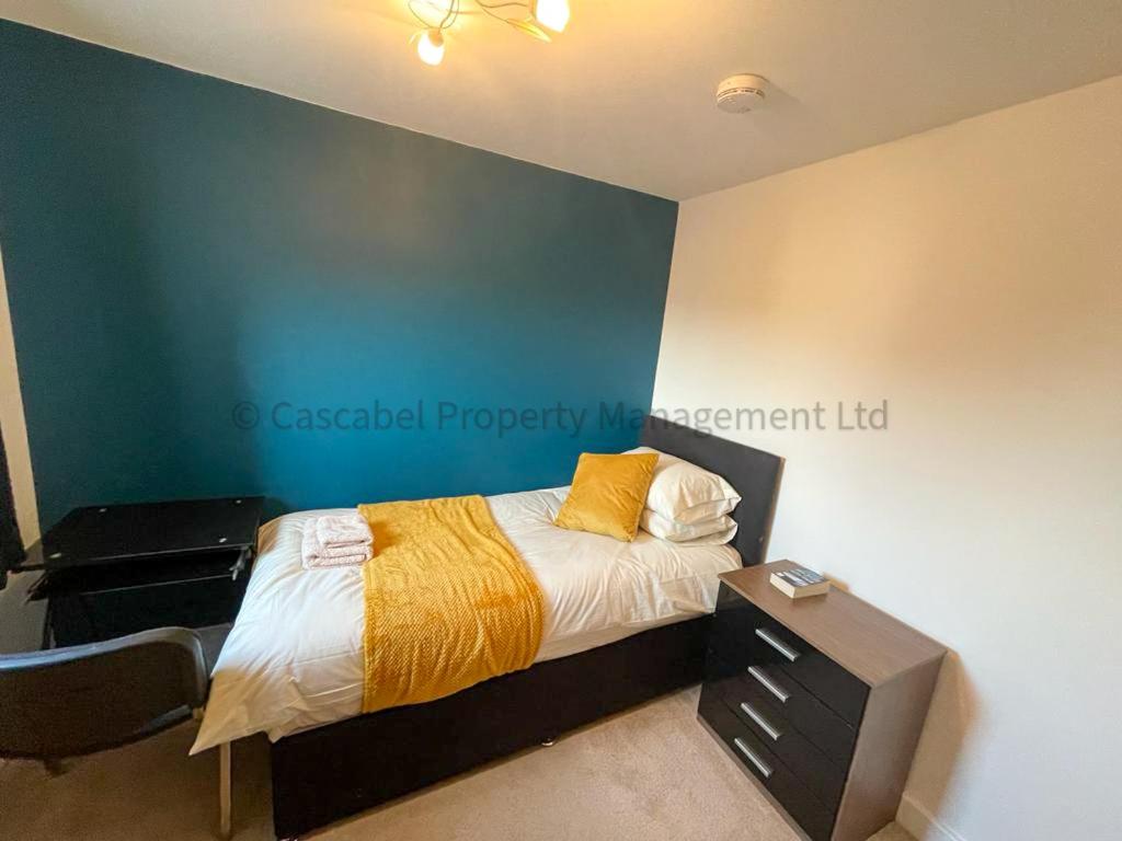 159 Sculcoates Lane, Fully equipped, self catering, close to multiple bars and restaurants and Hull University view 4