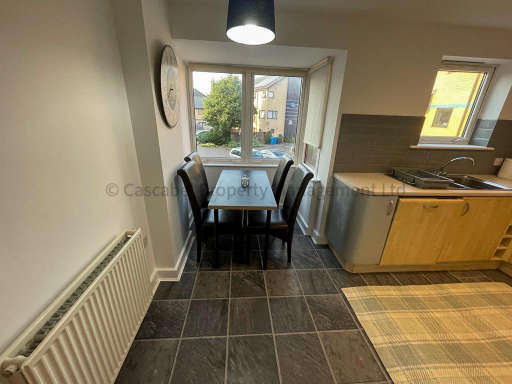 159 Sculcoates Lane, Fully equipped, self catering, close to multiple bars and restaurants and Hull University view 2