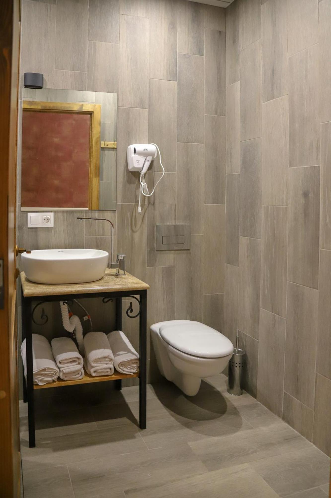 Nur Guest House