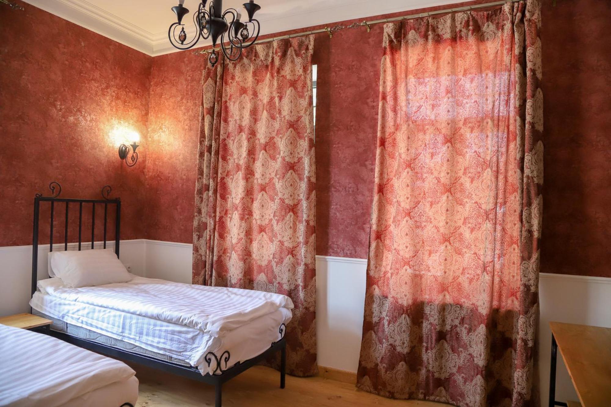 Nur Guest House