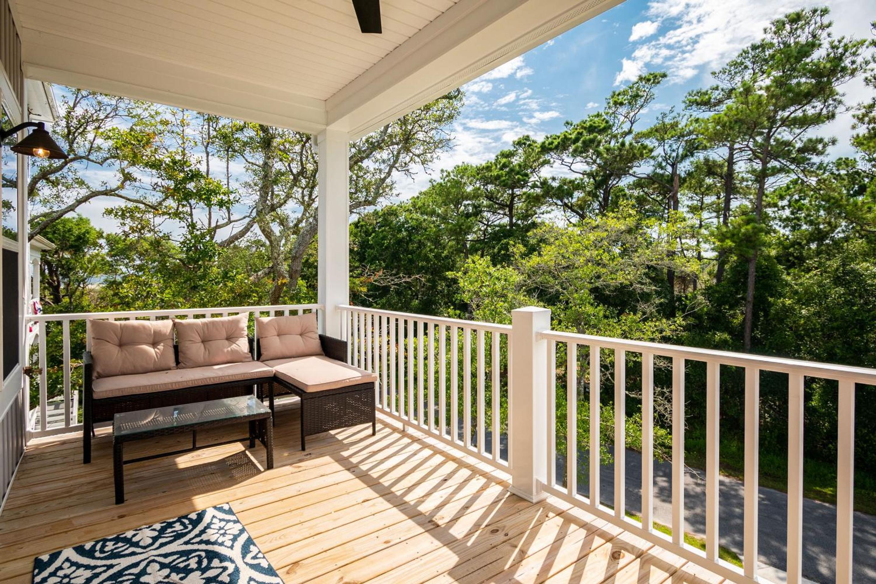 Paradise Pointe by Oak Island Accommodations view 5