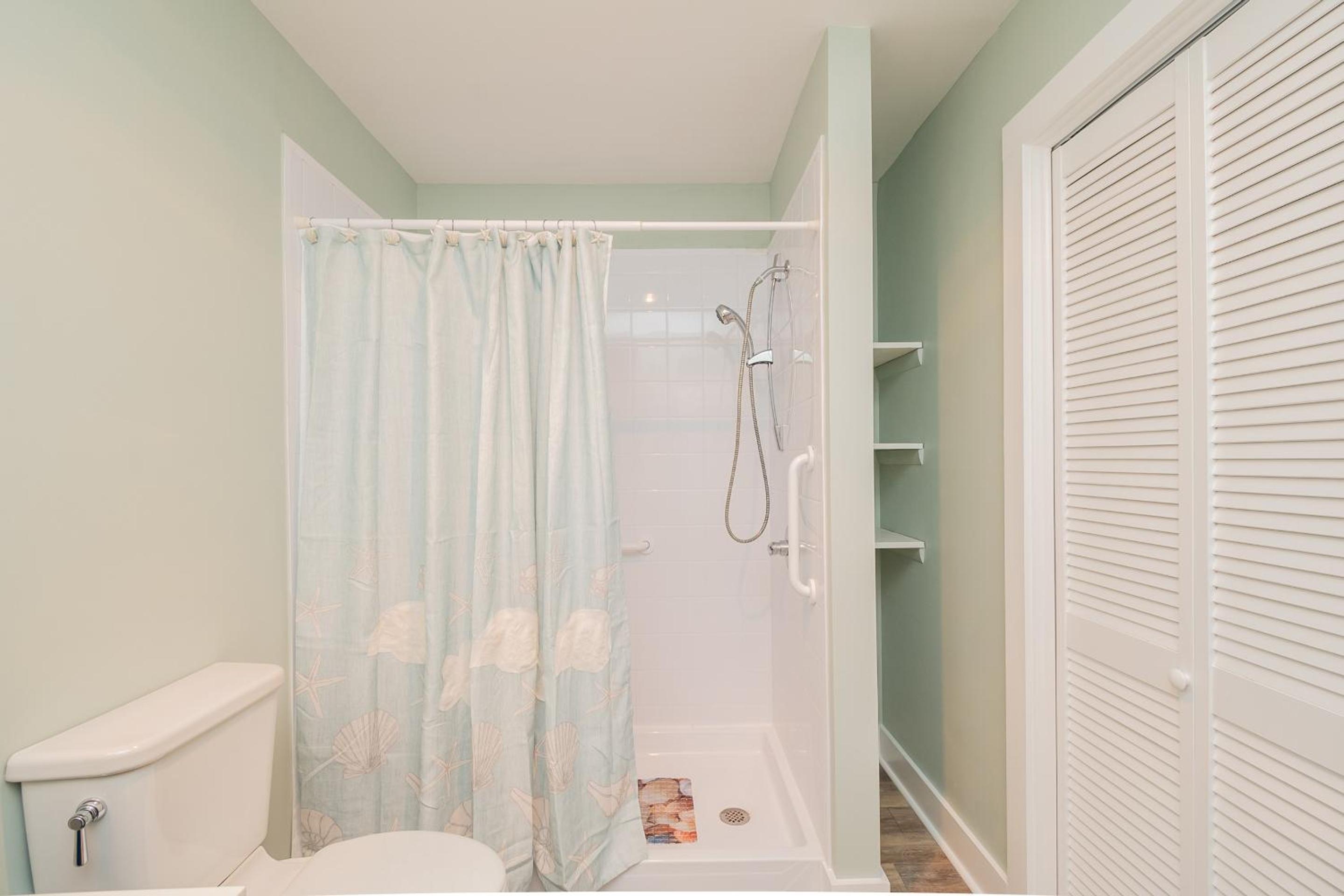 Poolside Paradise by Oak Island Accommodations view 4