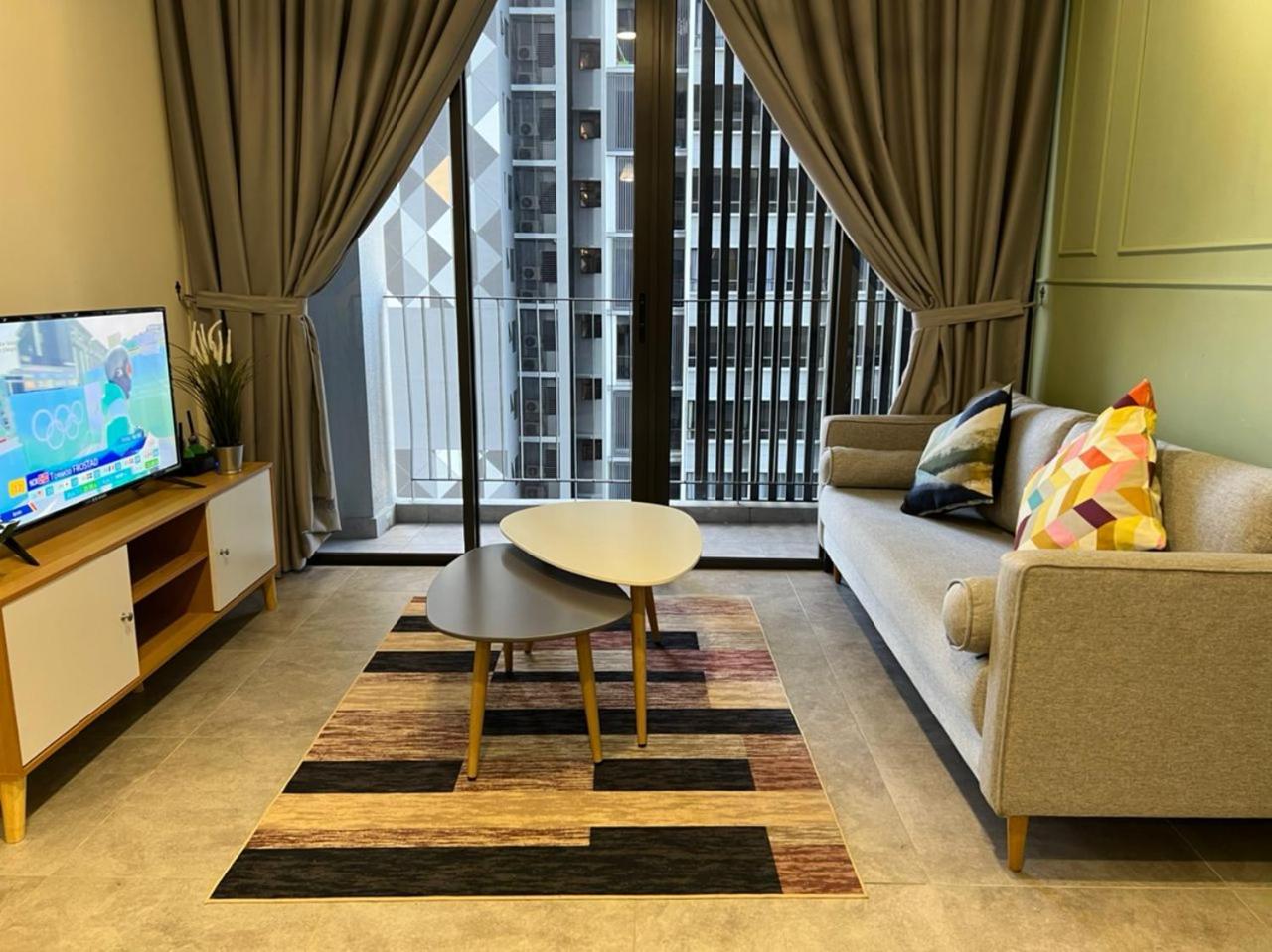 Millerz Square, Old Klang Road Near Mid Valley by De Harlequins Guesthouse