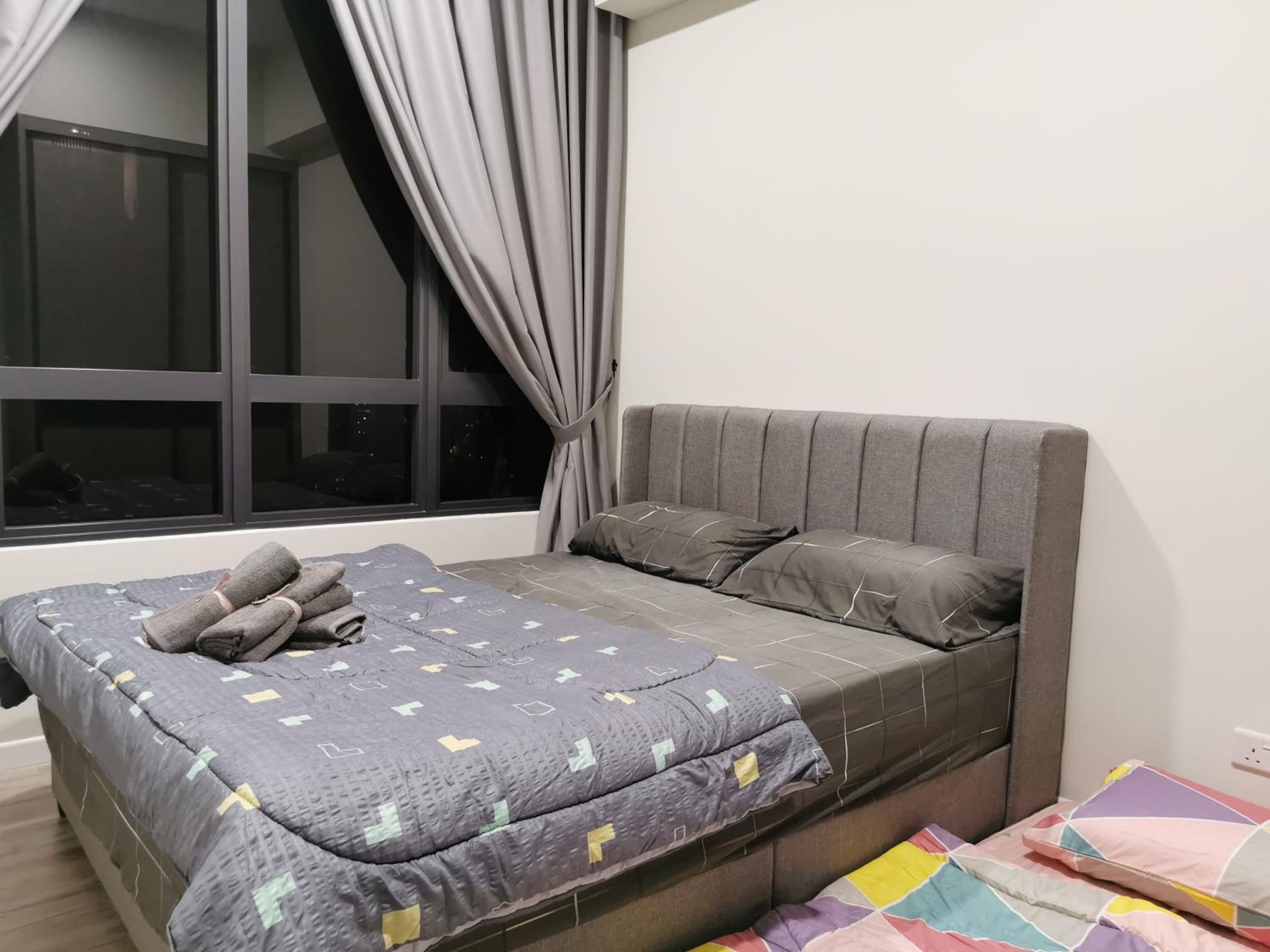 Millerz Square, Old Klang Road Near Mid Valley by De Harlequins Guesthouse
