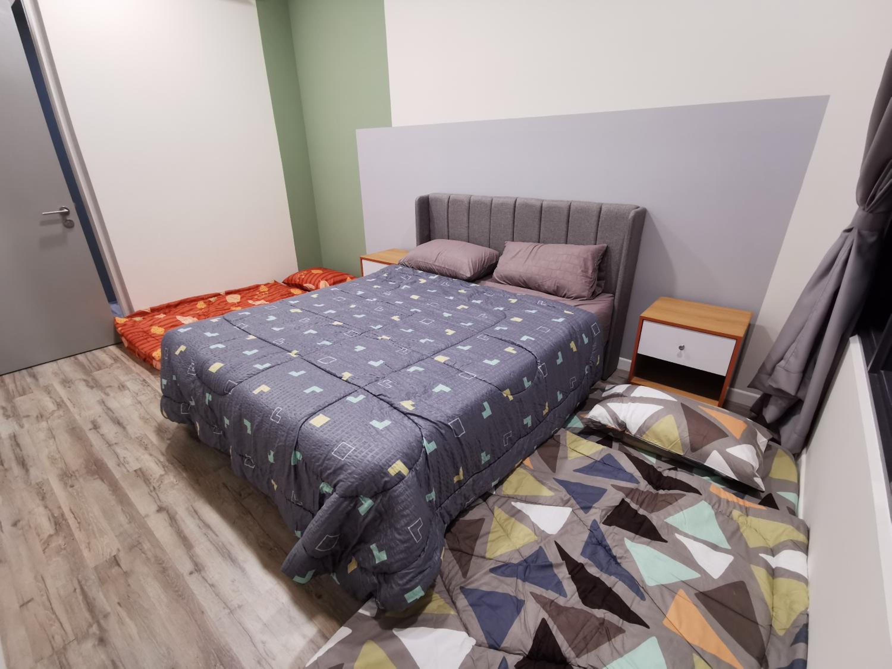 Millerz Square, Old Klang Road Near Mid Valley by De Harlequins Guesthouse