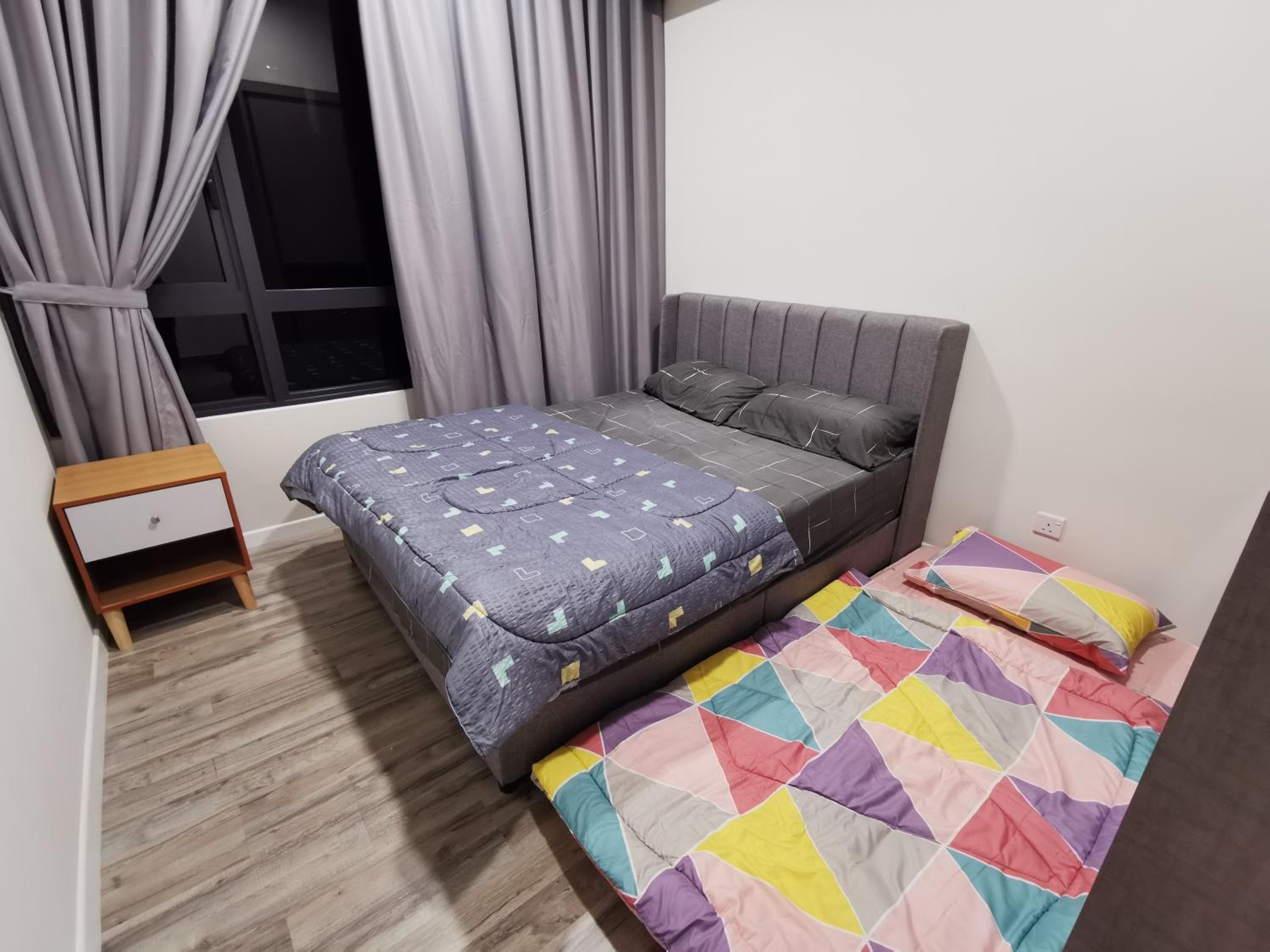 Millerz Square, Old Klang Road Near Mid Valley by De Harlequins Guesthouse