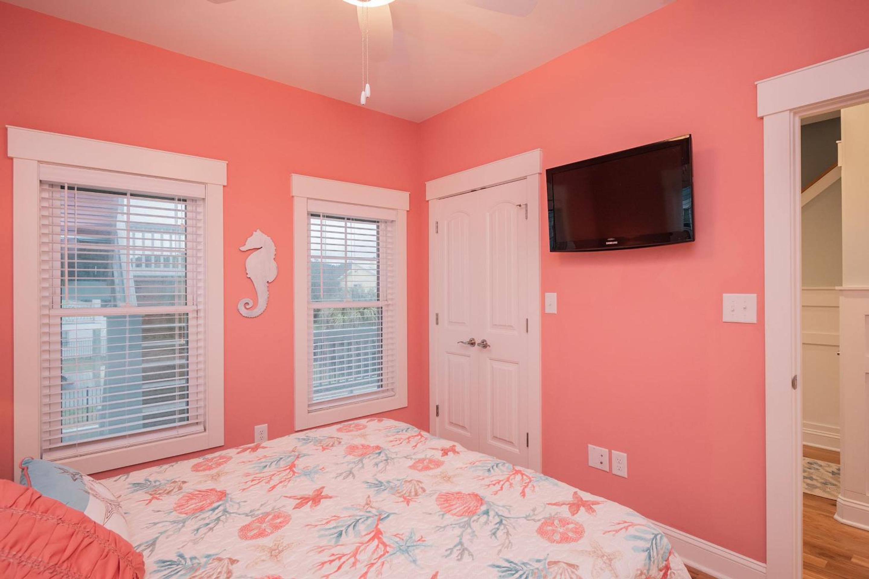 Pier Walker by Oak Island Accommodations view 4