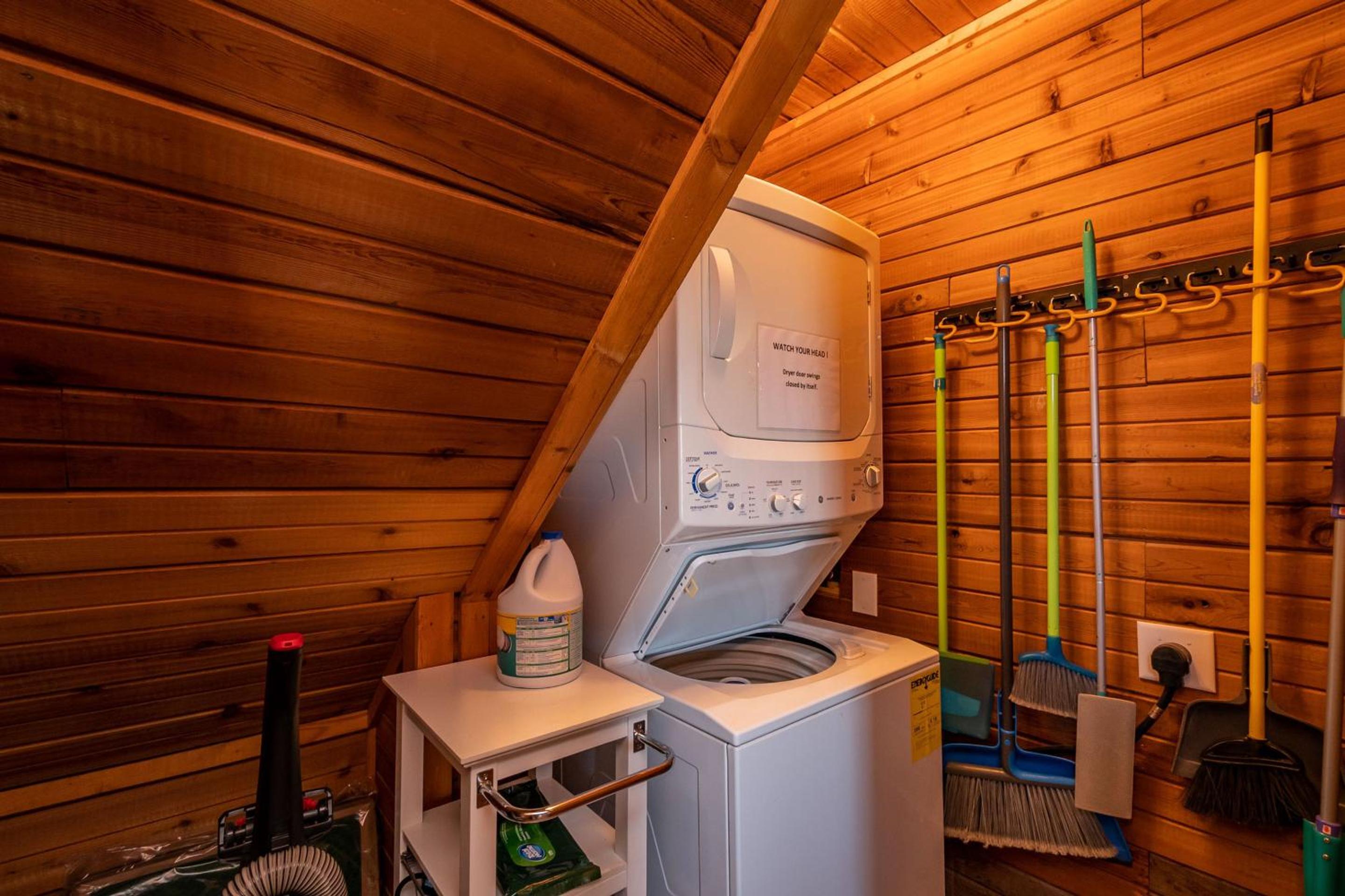 Salty Dawg by Oak Island Accommodations view 5