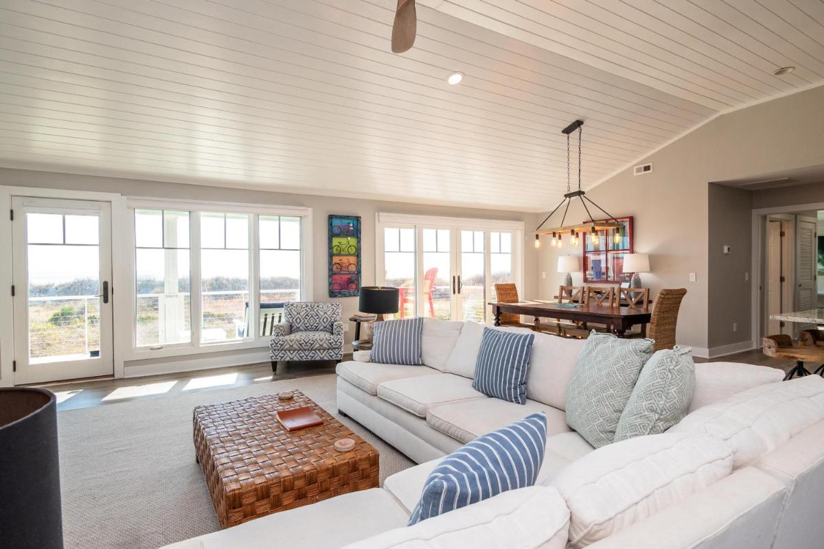 Seascape by Oak Island Accommodations view 2