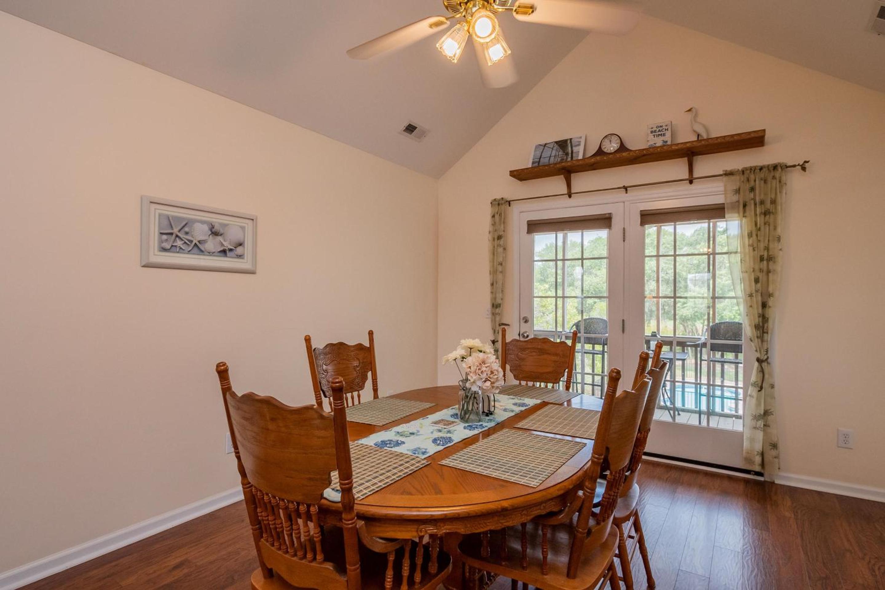 Seashell Cottage by Oak Island Accommodations view 4