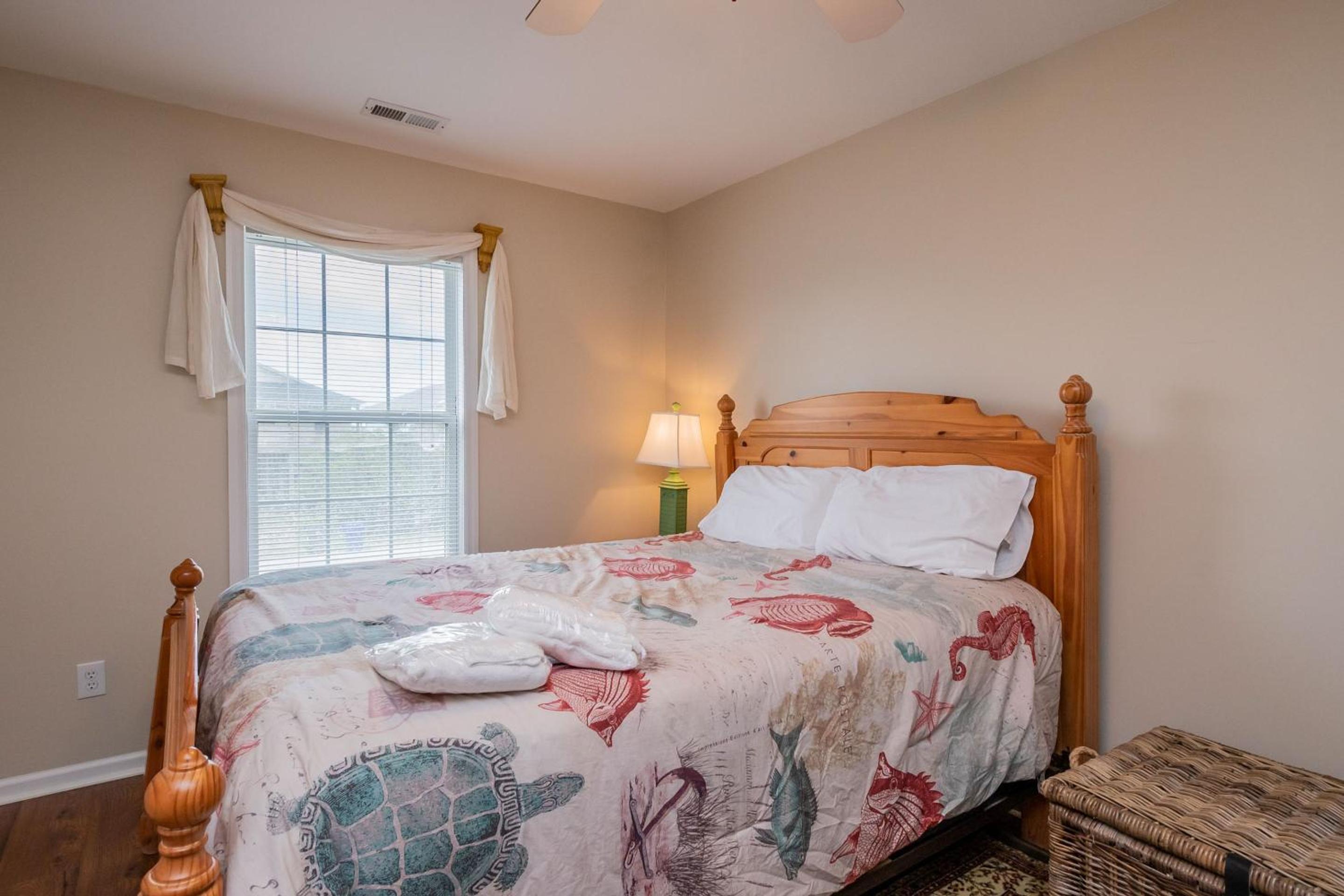 Seashell Cottage by Oak Island Accommodations view 5