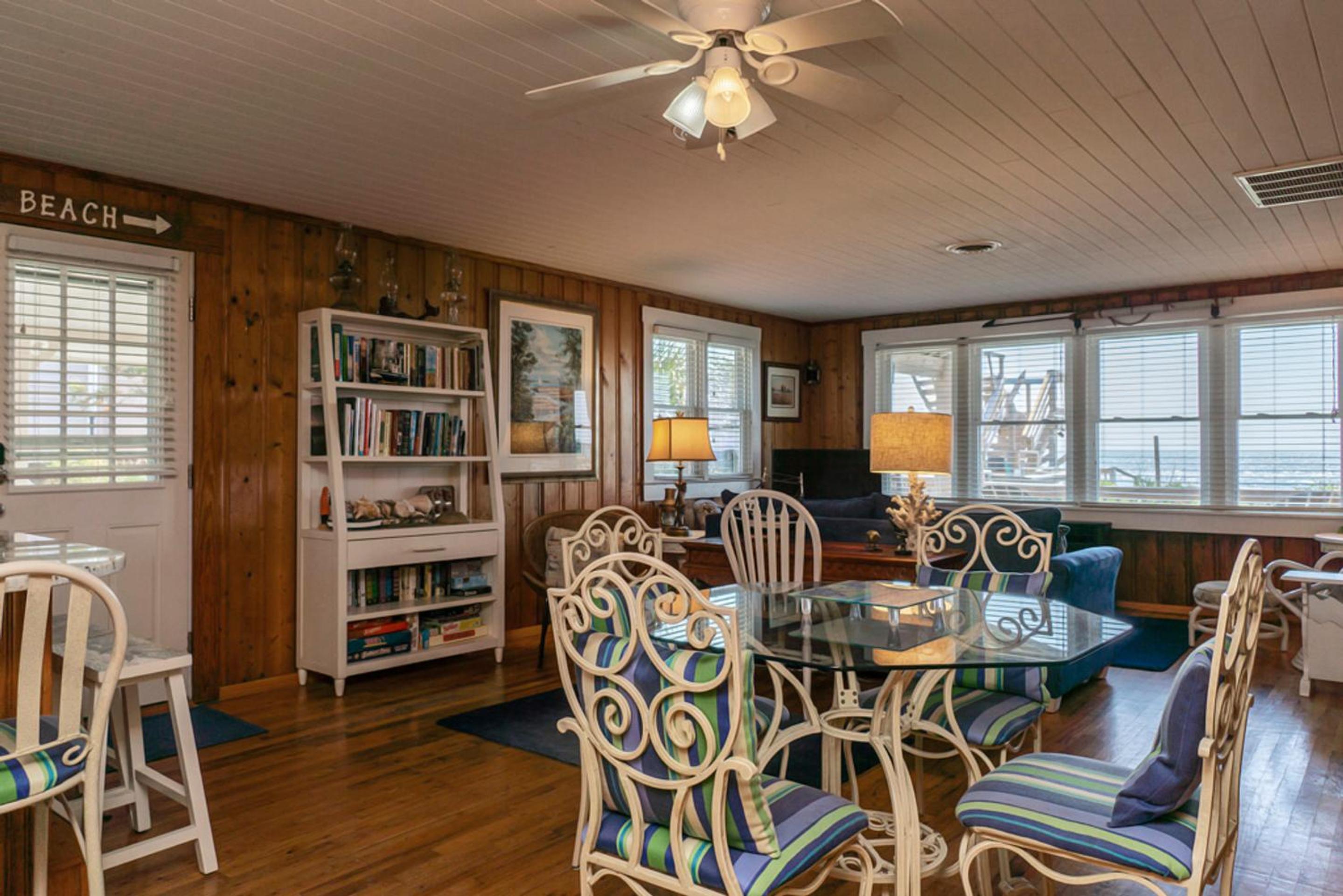 Seawards Fun by Oak Island Accommodations view 4