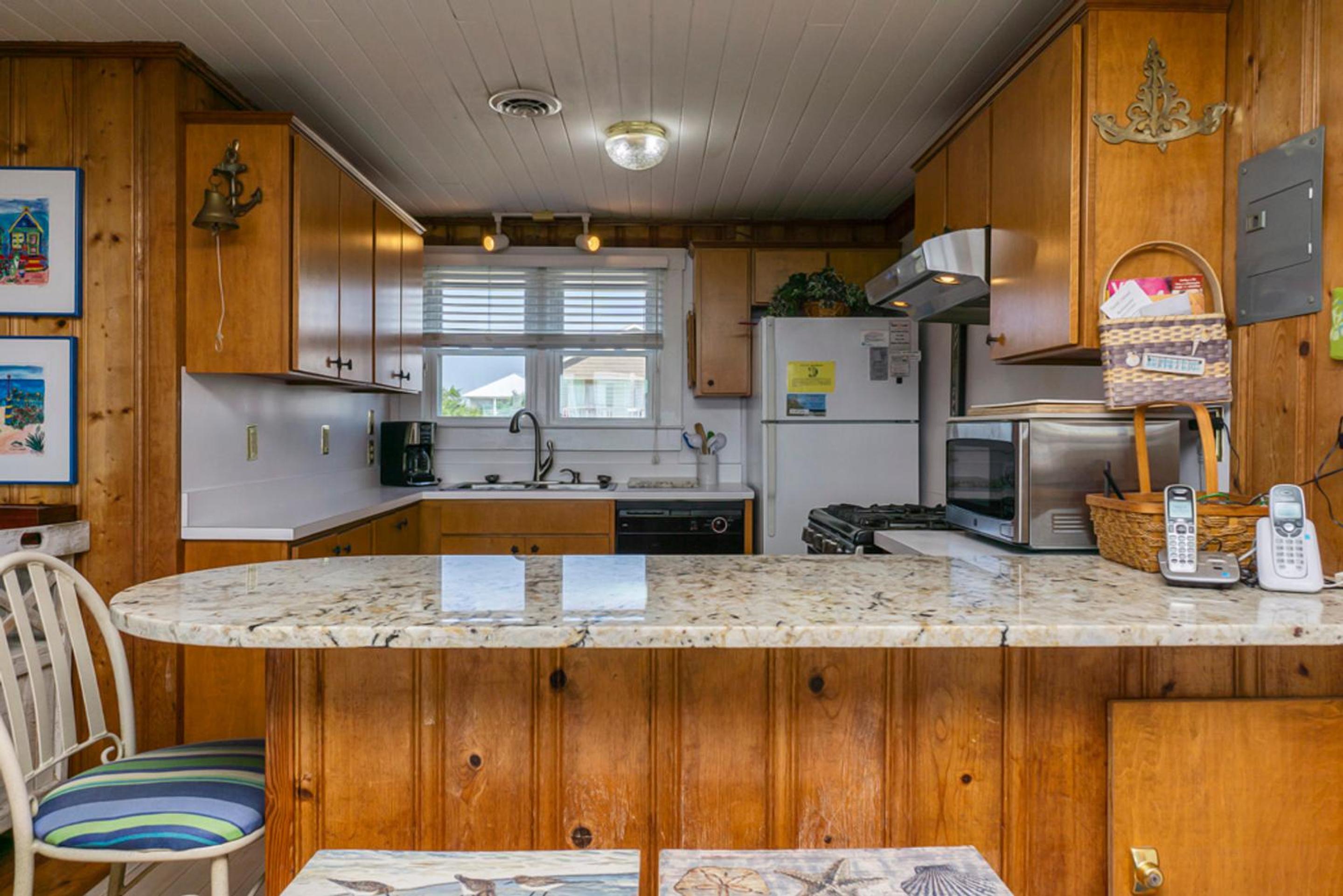 Seawards Fun by Oak Island Accommodations view 3