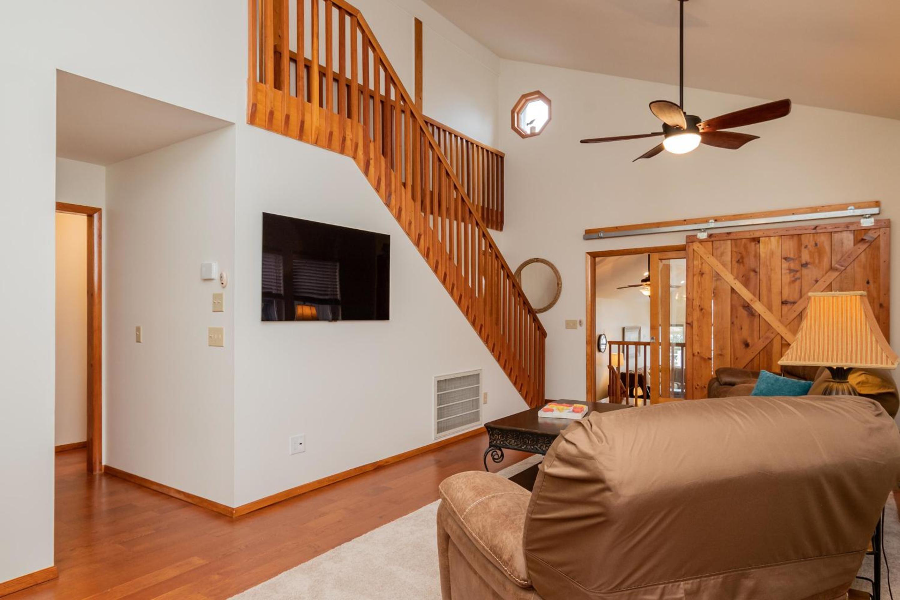 Whitecaps by Oak Island Accommodations view 3