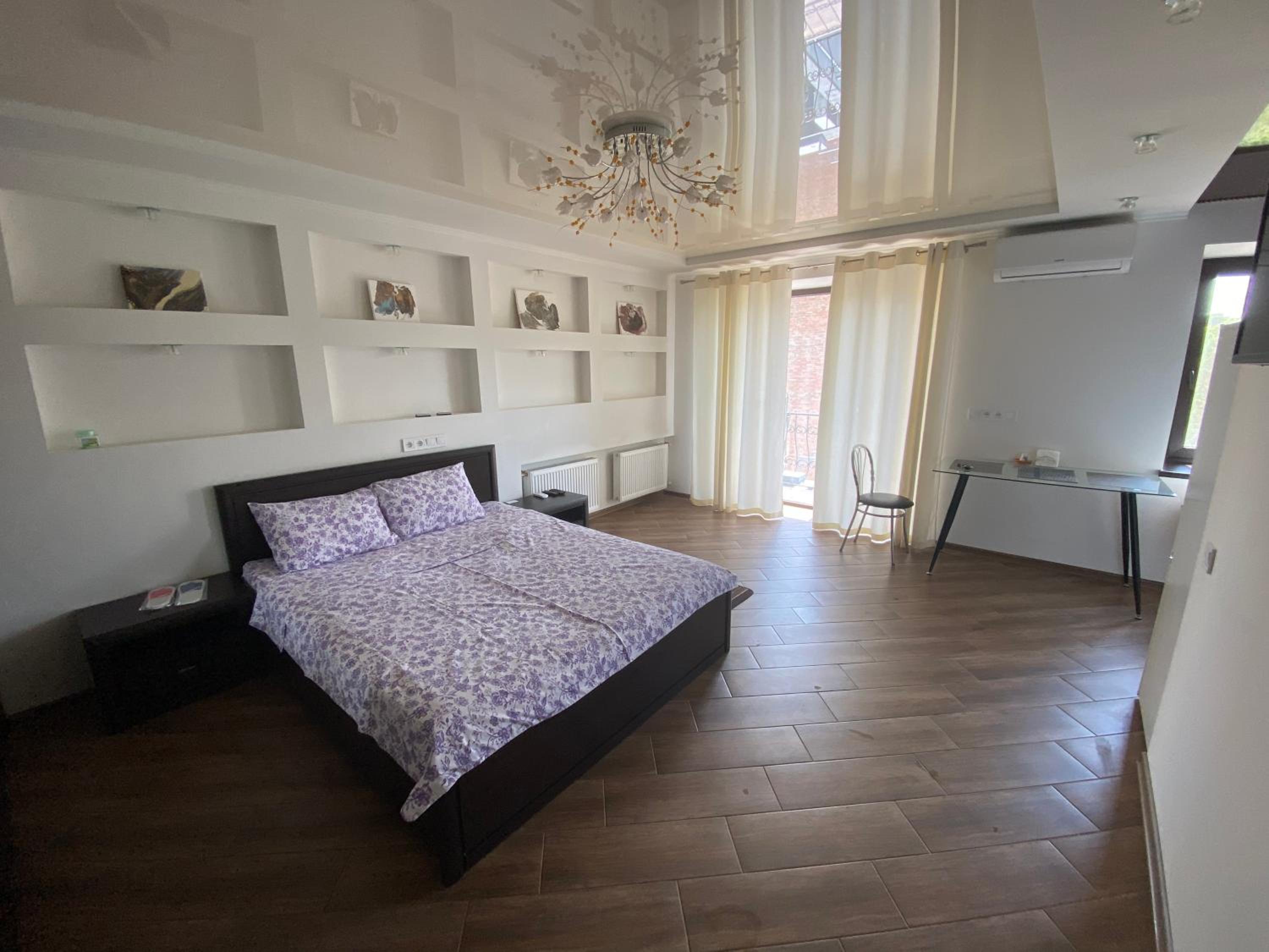 1-room Studio center view 3