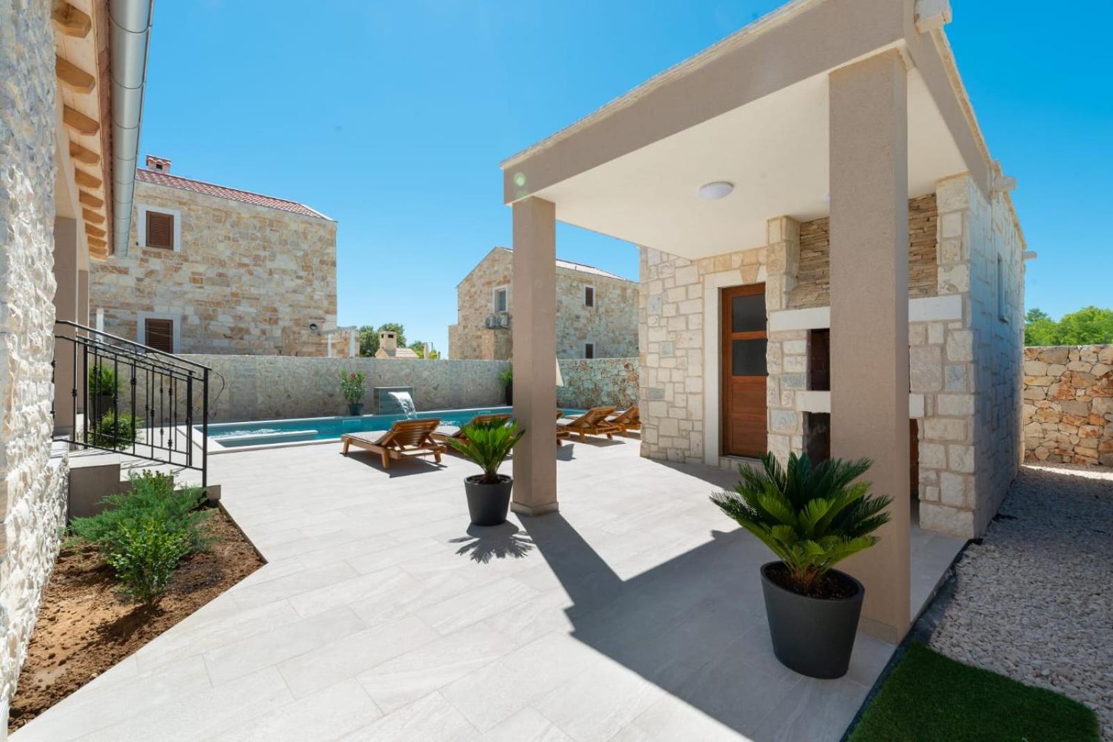 Luxury villa with pool,jacuzzi and sauna 03 - by TA Leut Agency photo 4