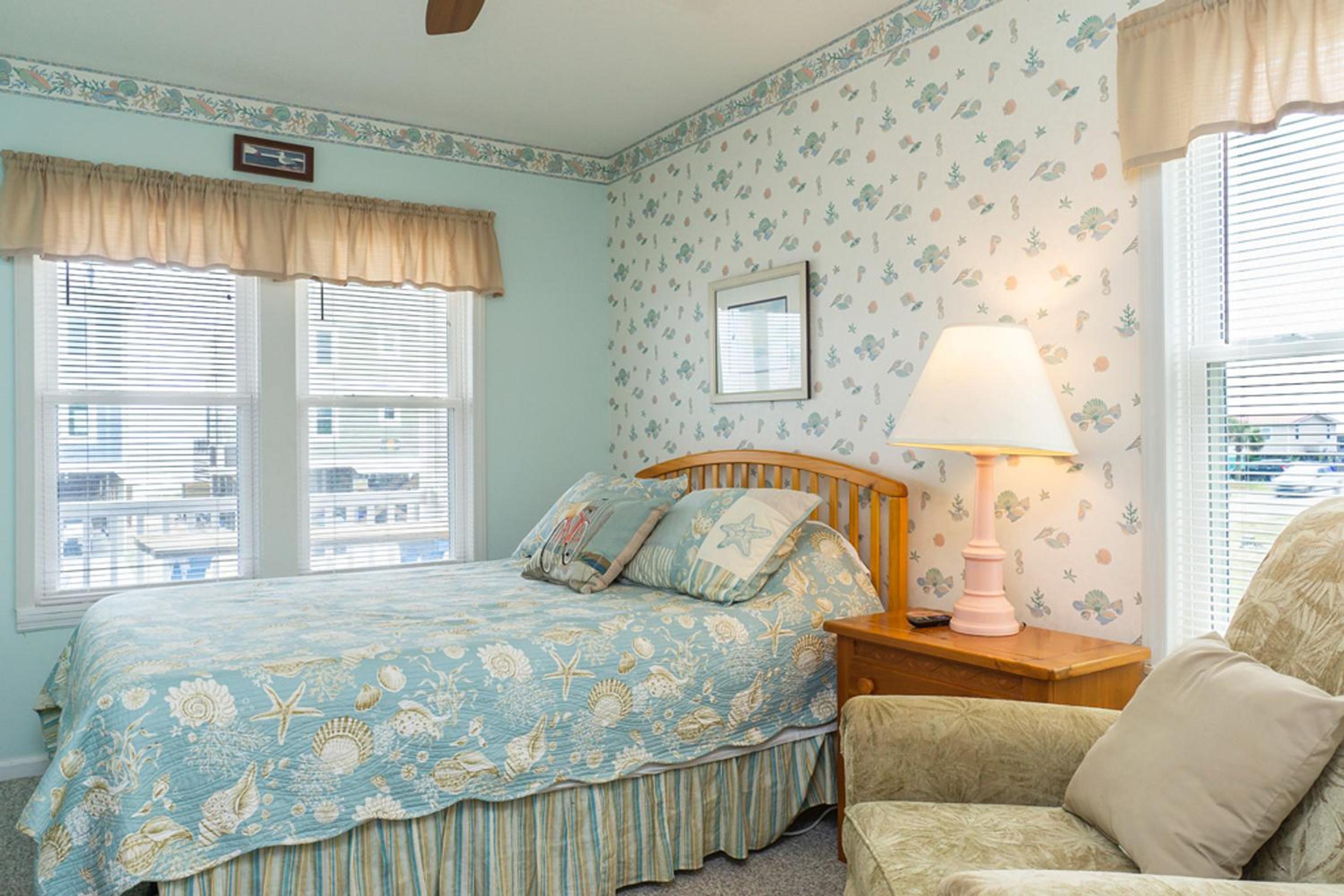 Shore Beats Work by Oak Island Accommodations view 5