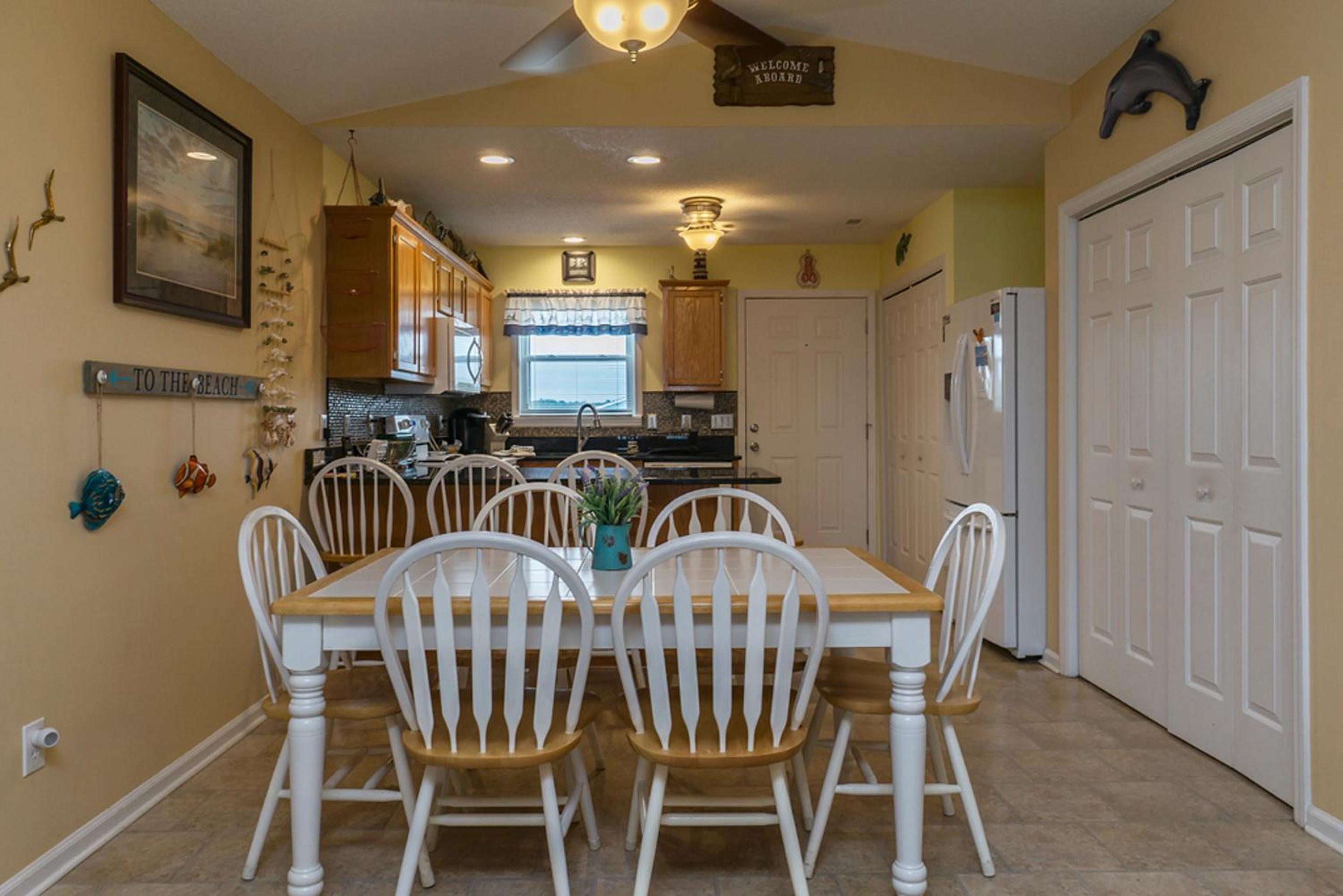 Shore Beats Work by Oak Island Accommodations view 4
