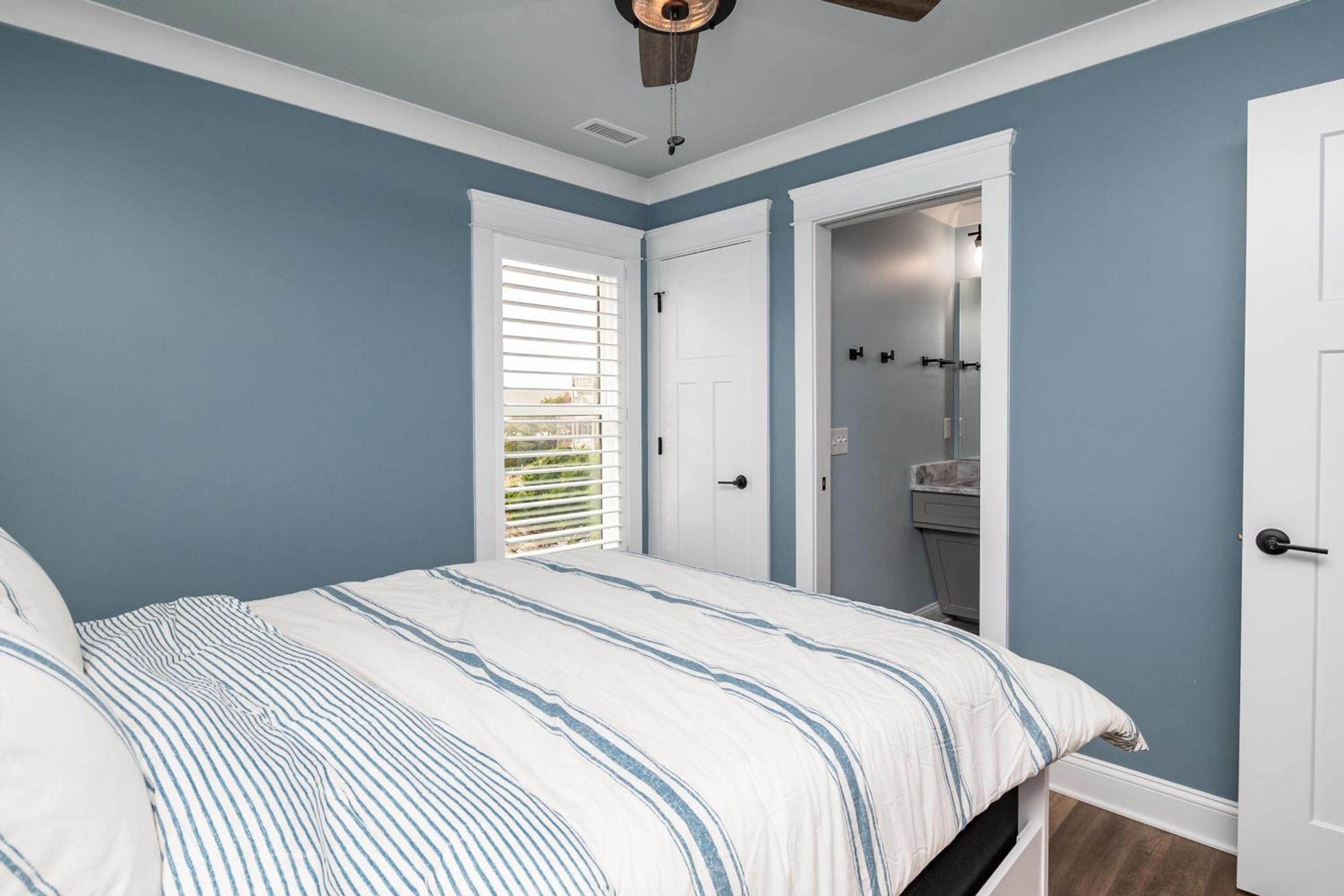 The Sandcastle by Oak Island Accommodations view 4