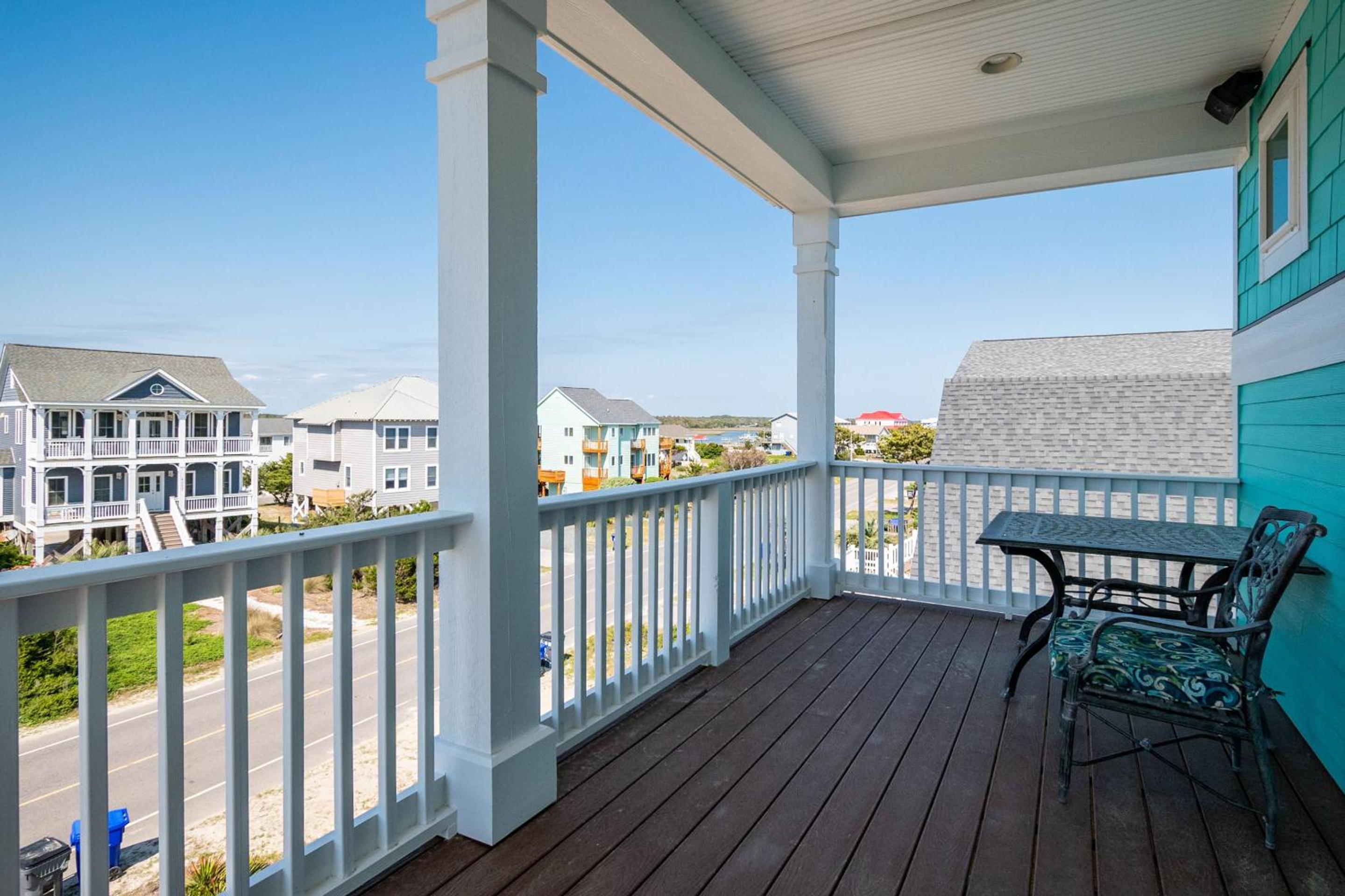 The Salty Dog by Oak Island Accommodations view 3