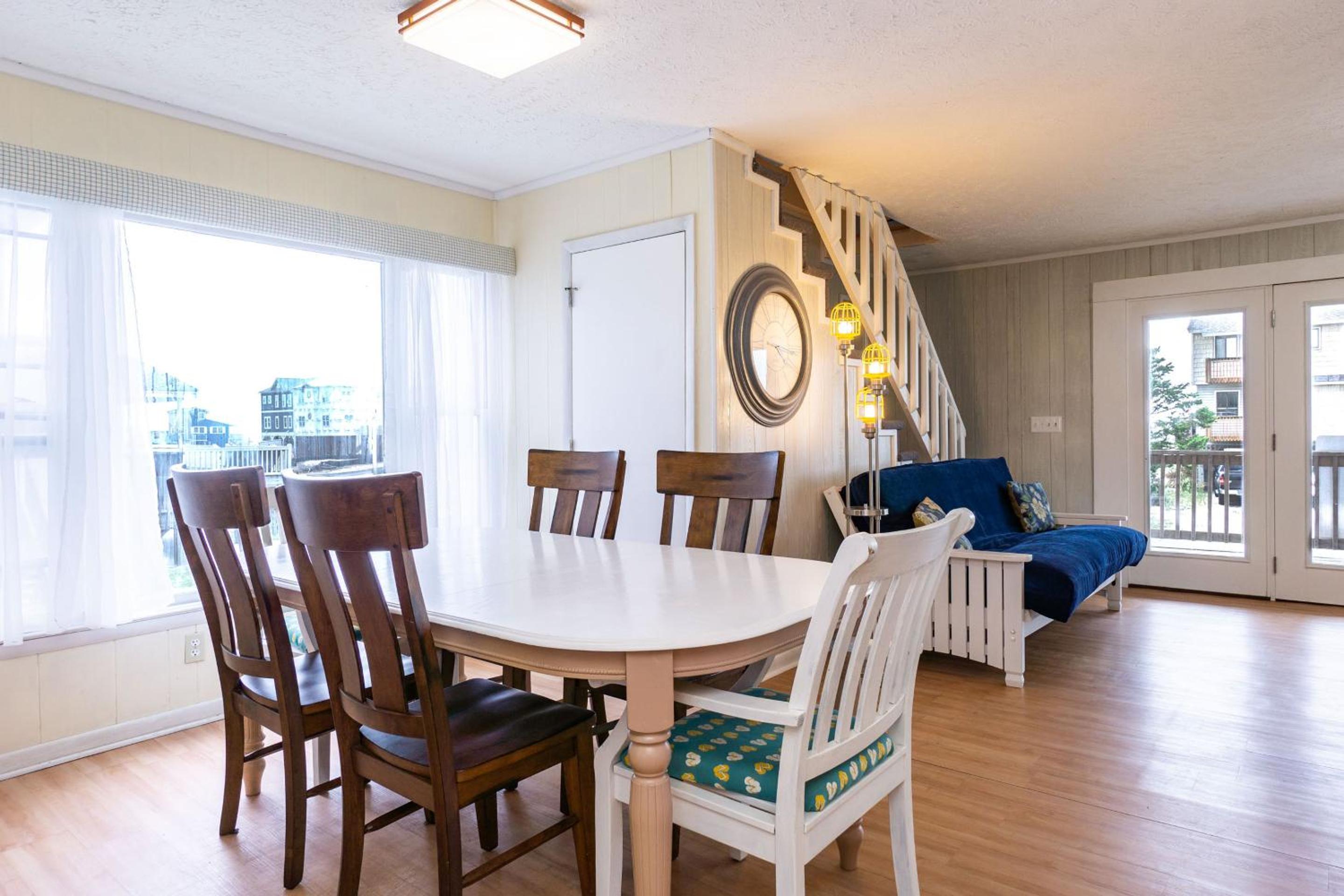 BeachyPeachyKeen by Oak Island Accommodations view 3