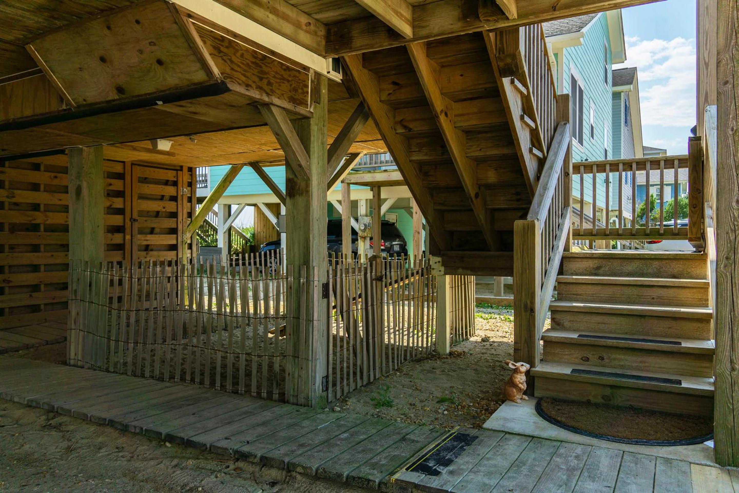 Big Cahoona Hill by Oak Island Accommodations view 5