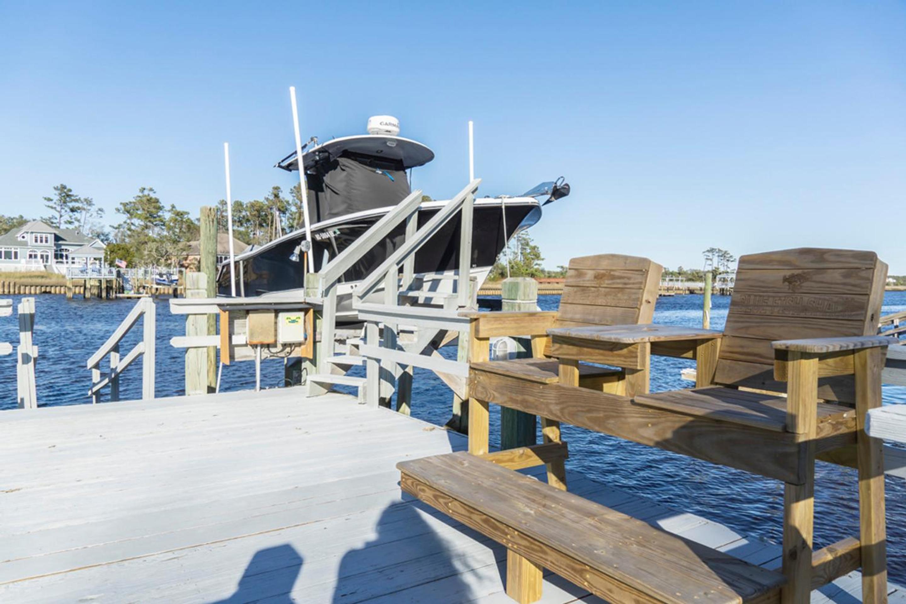Blue Fish Shack by Oak Island Accommodations view 3