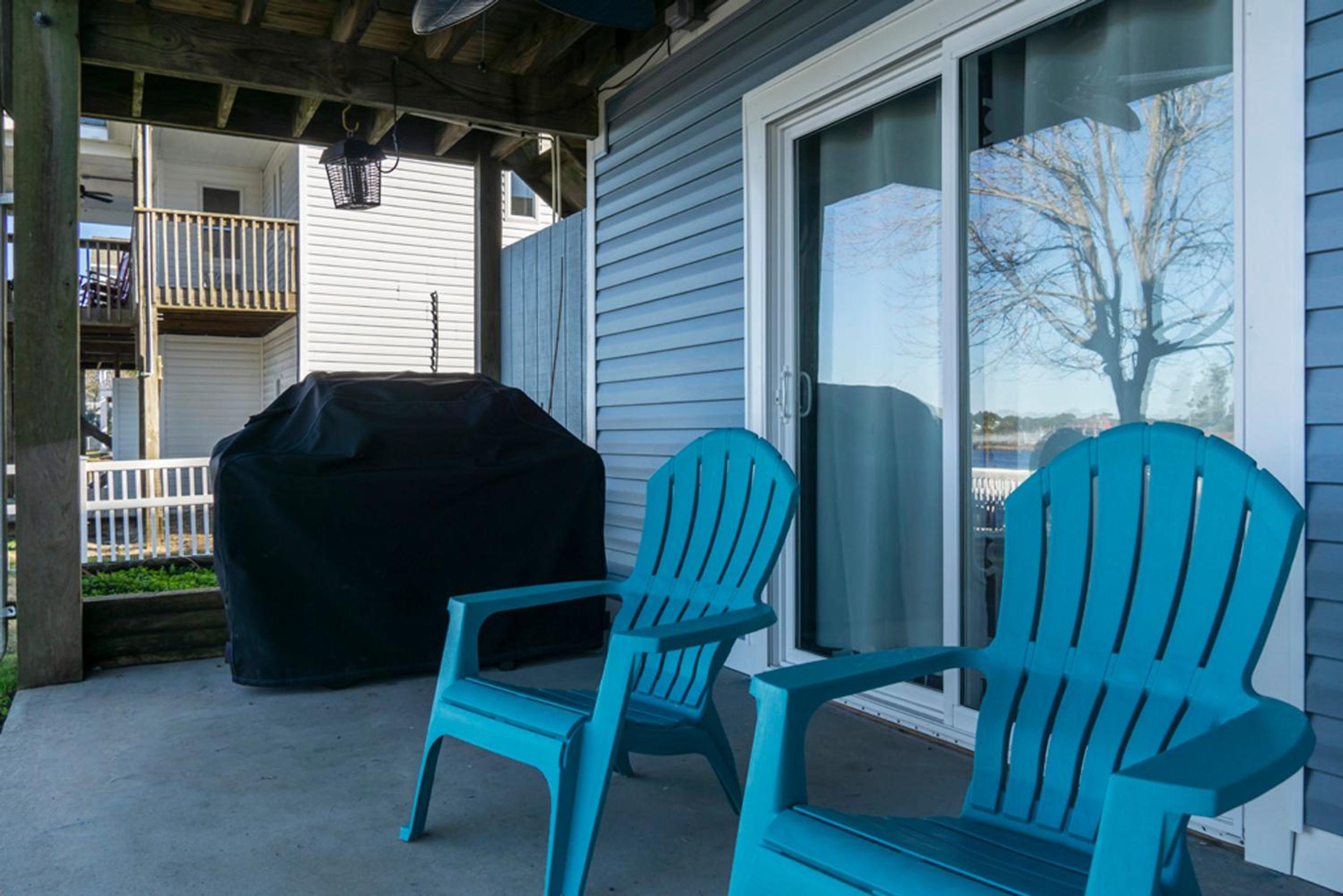 Blue Fish Shack by Oak Island Accommodations view 5