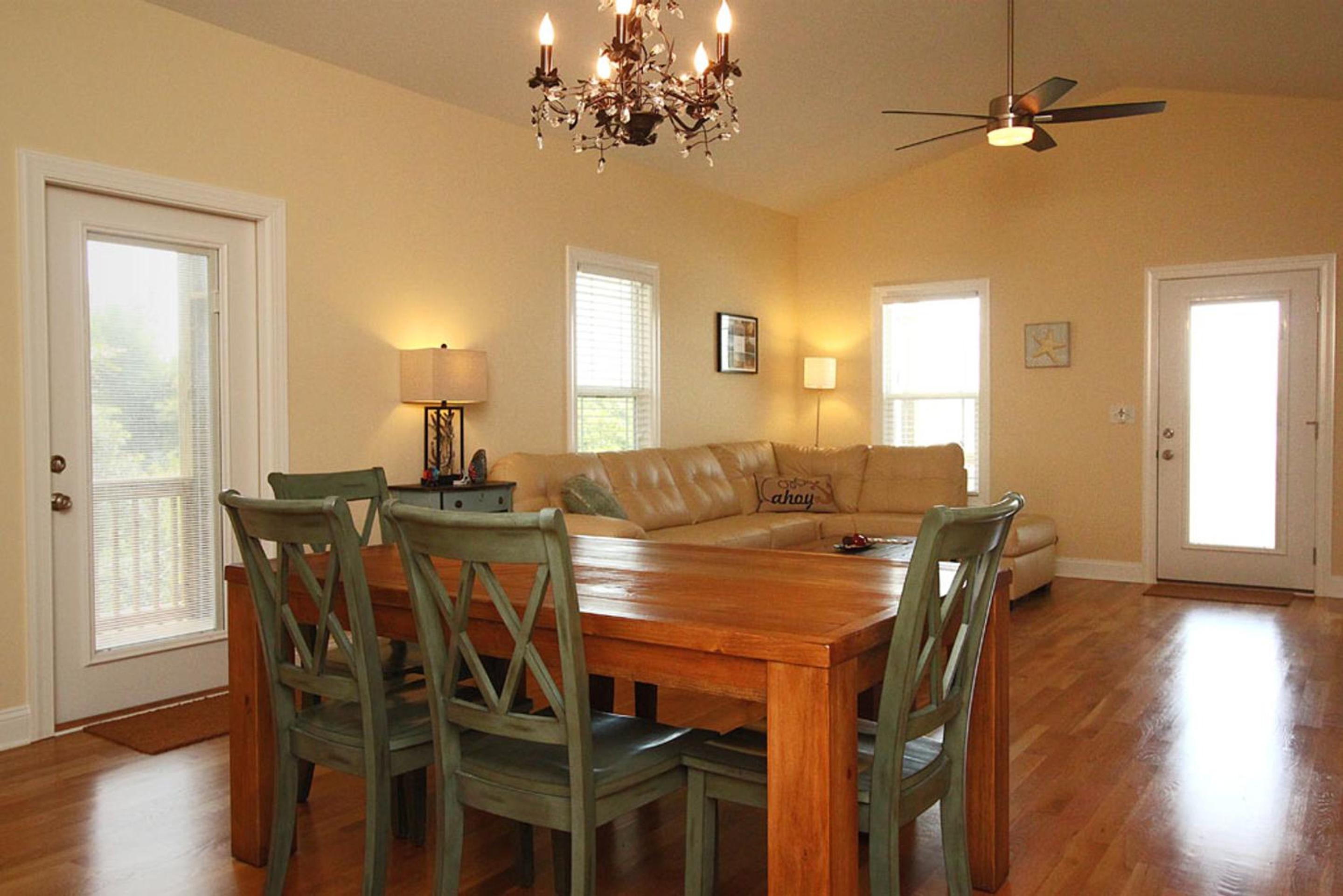 Bonne Mer by Oak Island Accommodations view 3
