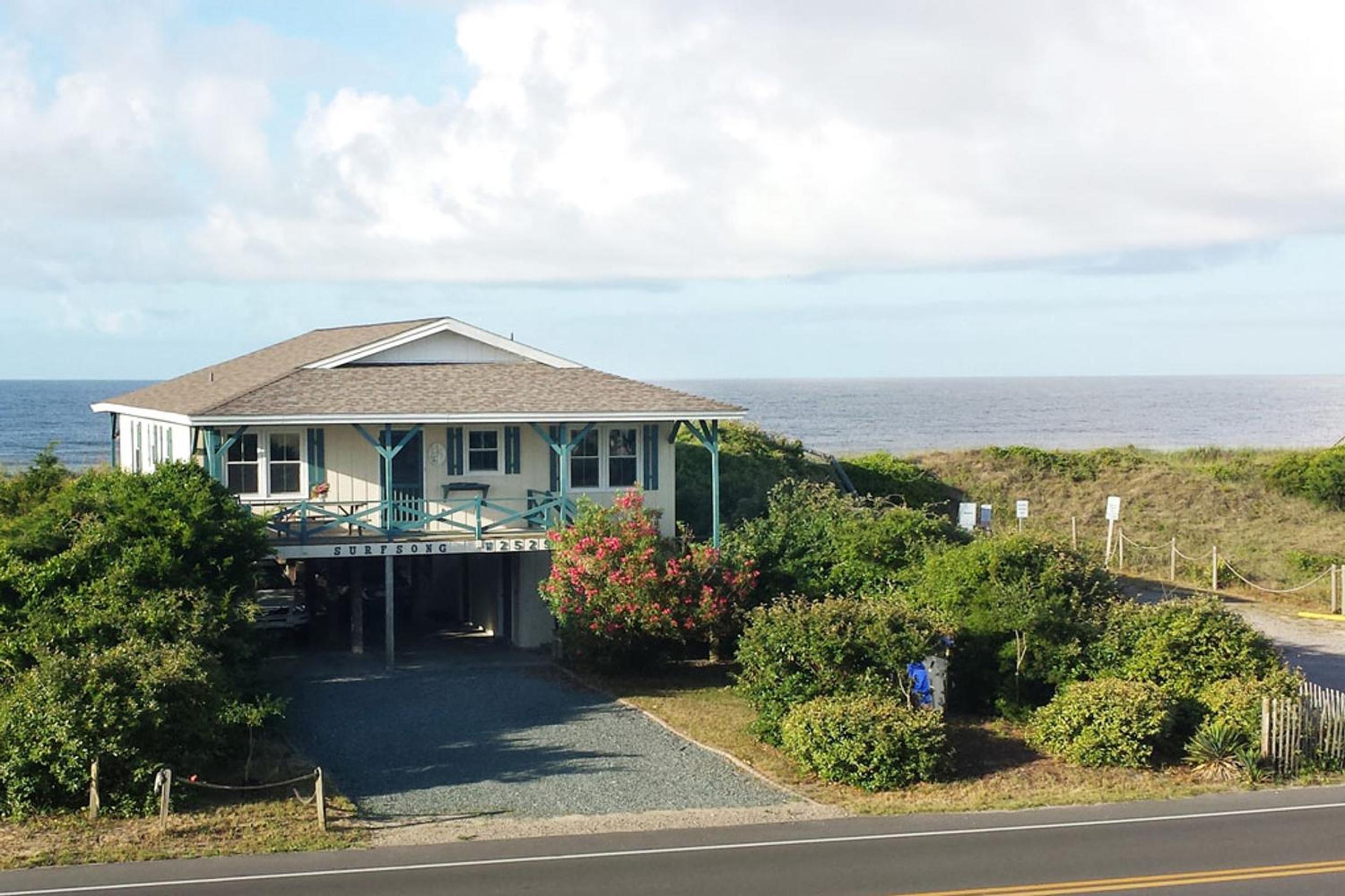 Surfsong by Oak Island Accommodations view 5