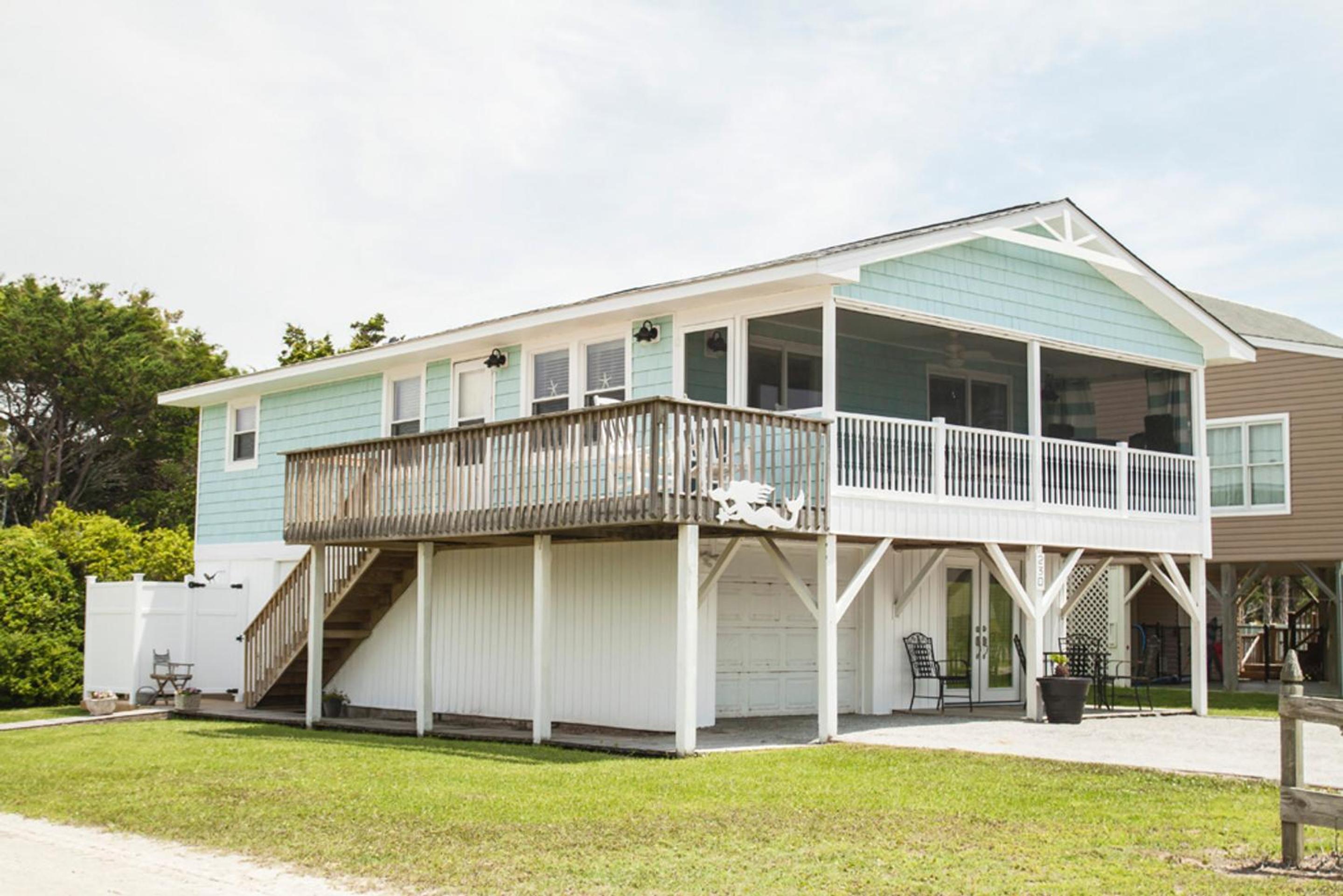 Sunkissed 2 by Oak Island Accommodations view 2