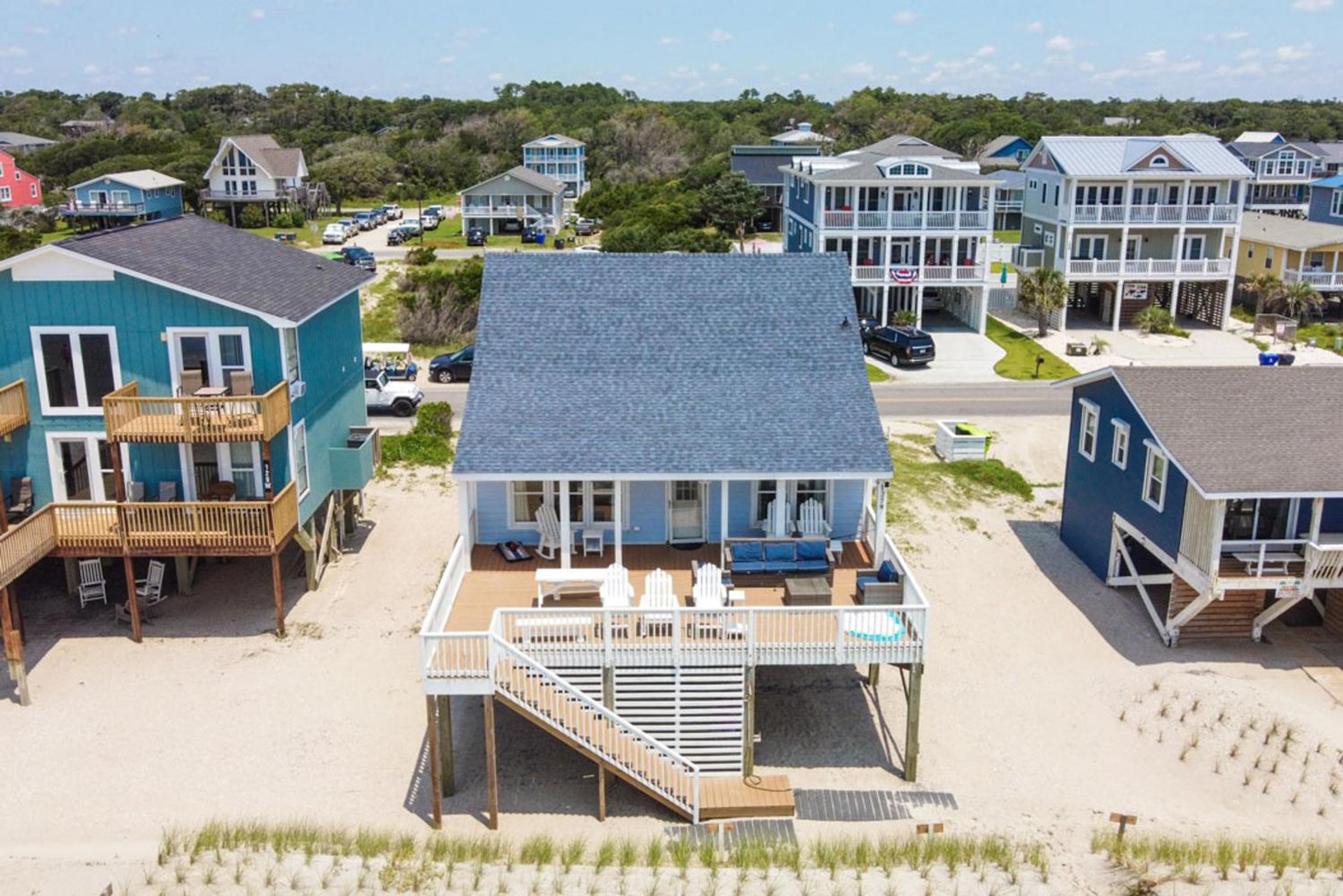 Summer Sands by Oak Island Accommodations view 3