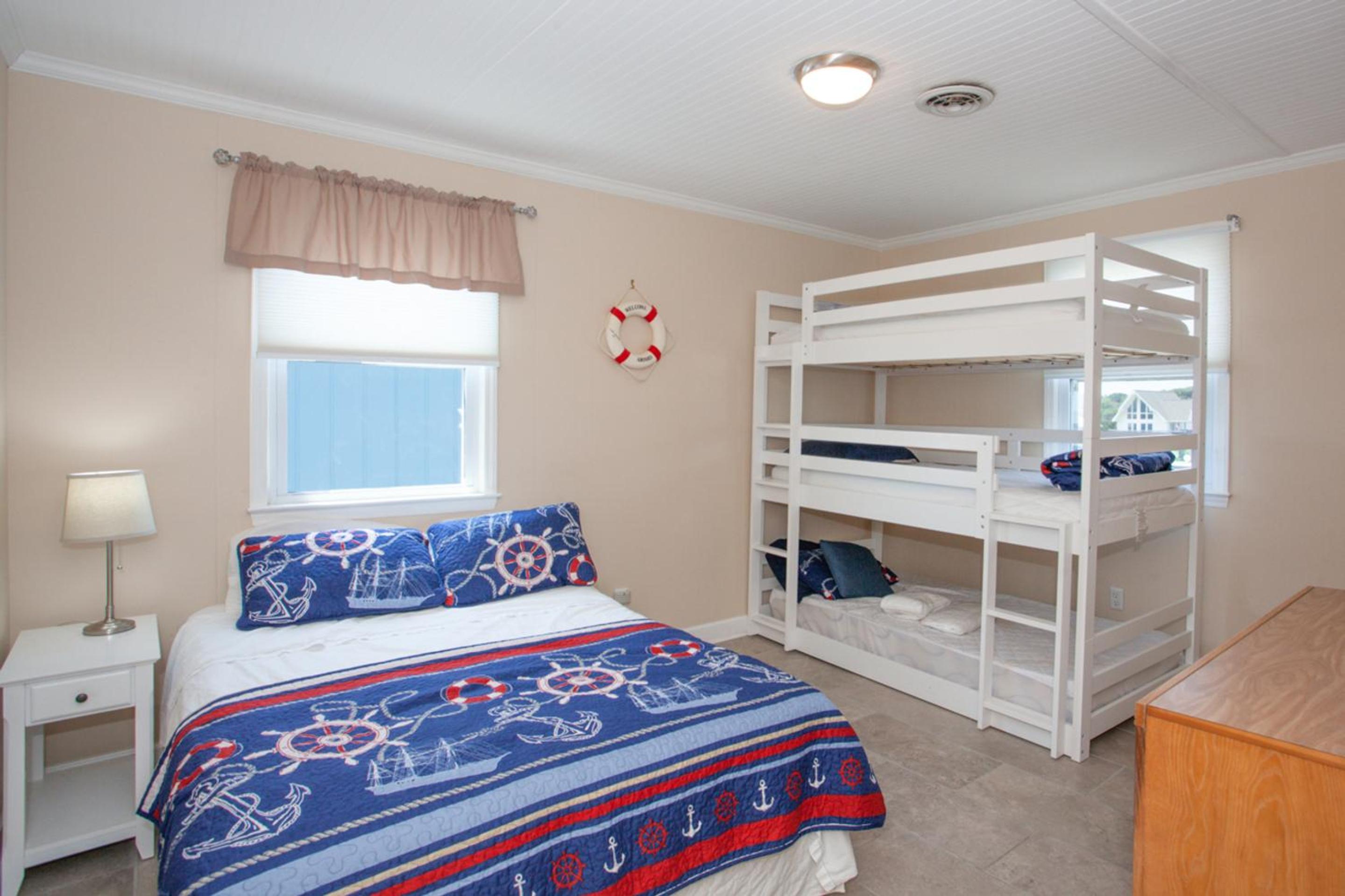 Summer Sands by Oak Island Accommodations view 5