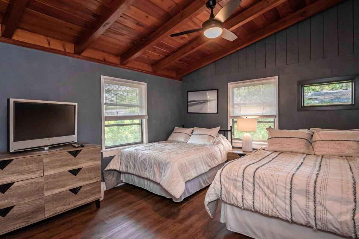 Summer Breeze by Oak Island Accommodations view 2