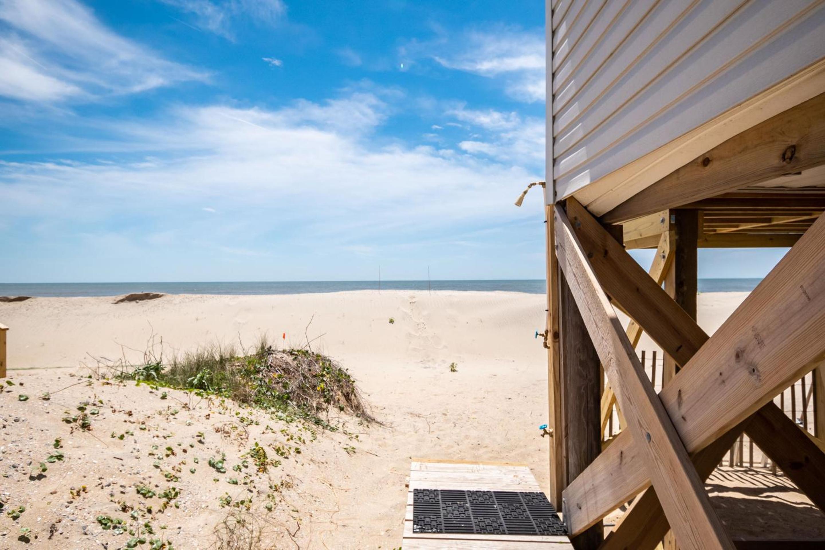 Brig-A-Dune by Oak Island Accommodations view 4