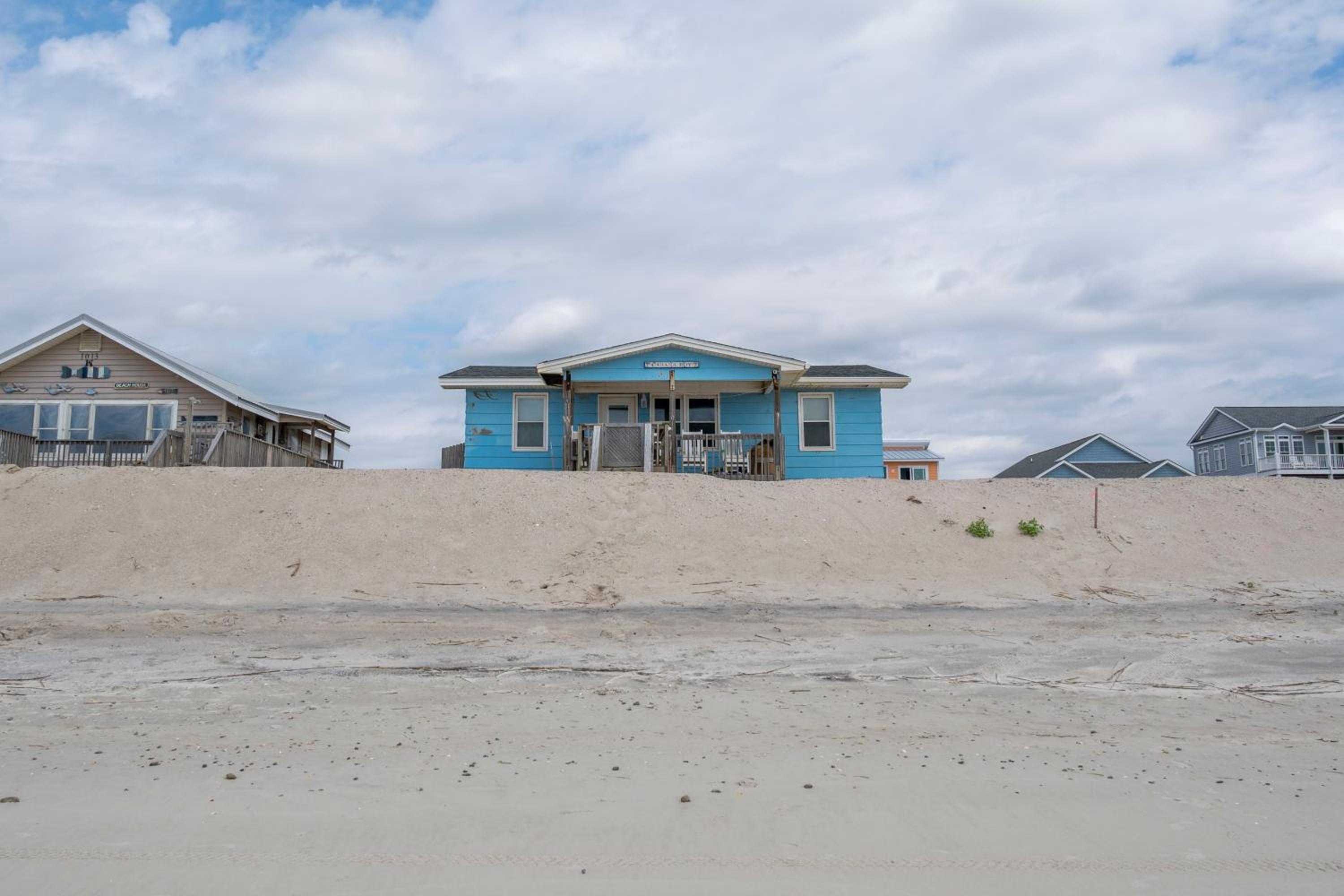 Cabana Boy by Oak Island Accommodations view 5