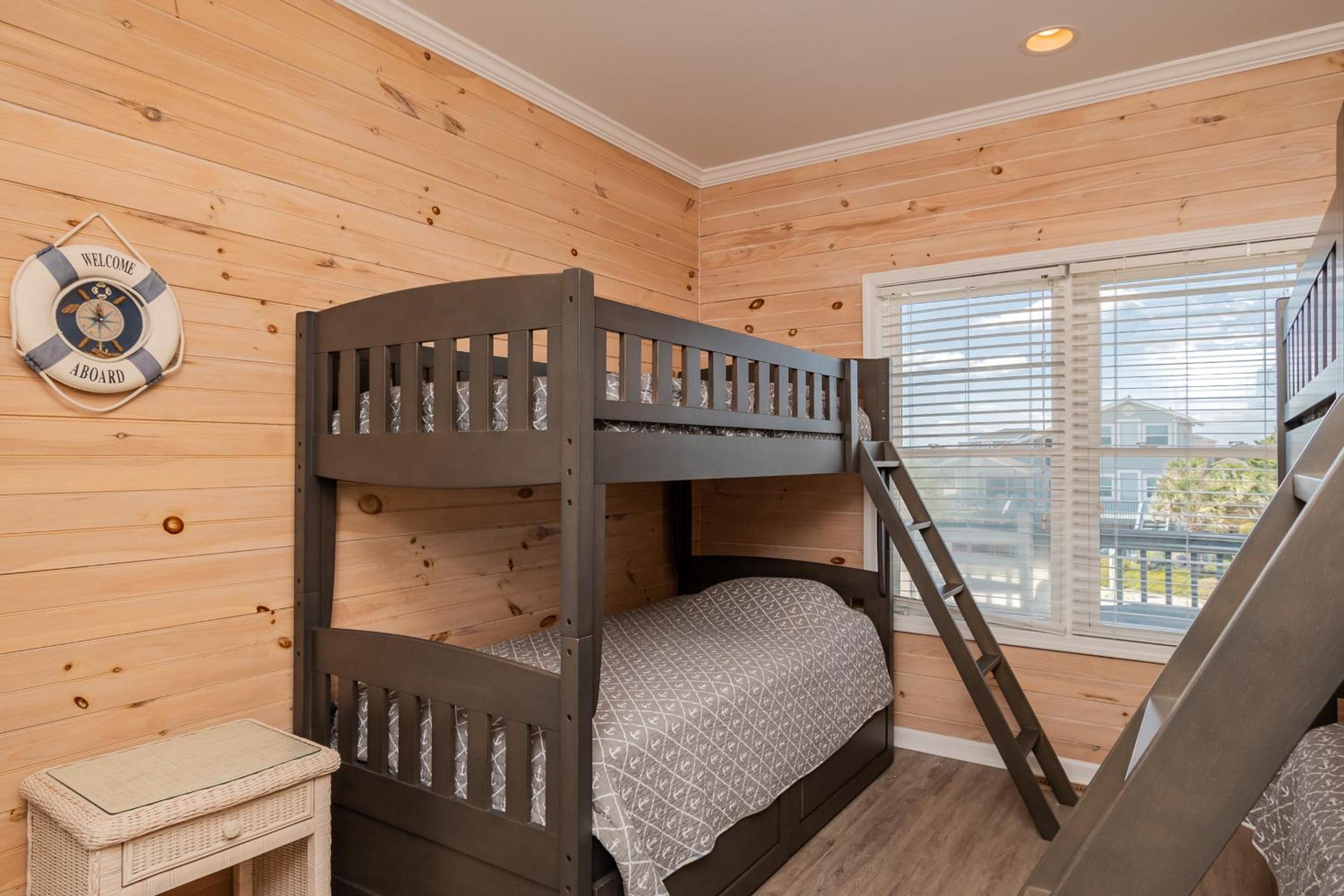 Casa Bianca by Oak Island Accommodations view 3