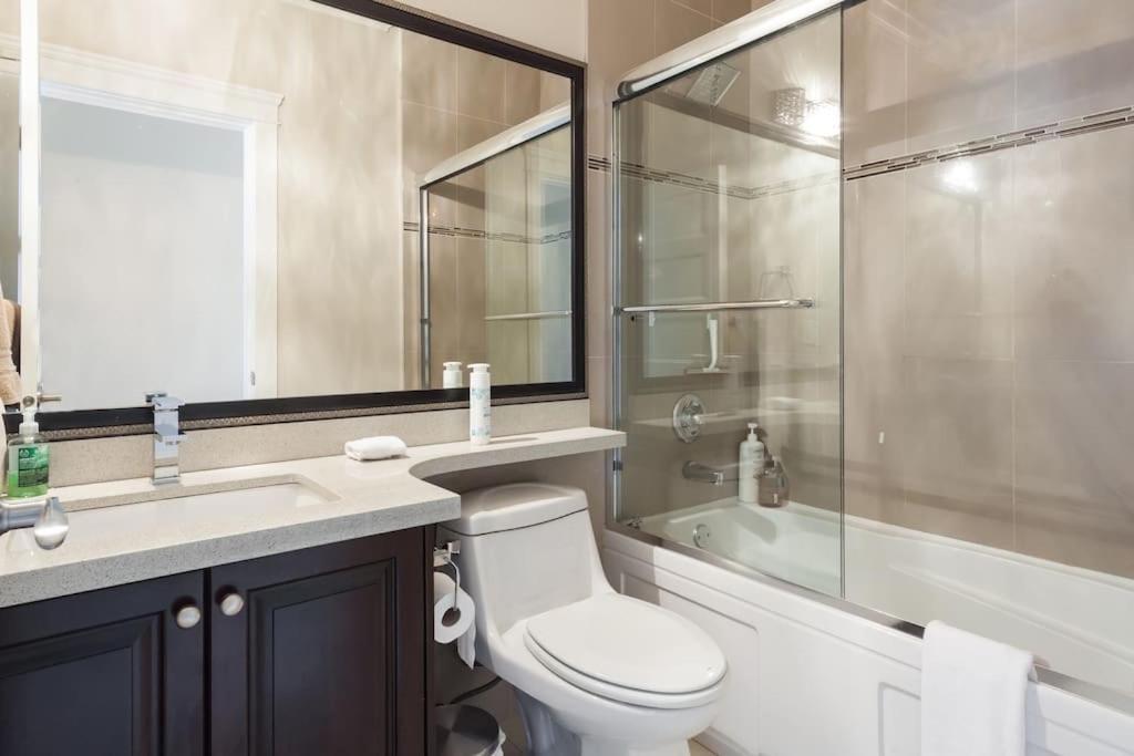 Rare Find Exquisitely New Quiet & Safe Skytrain Home